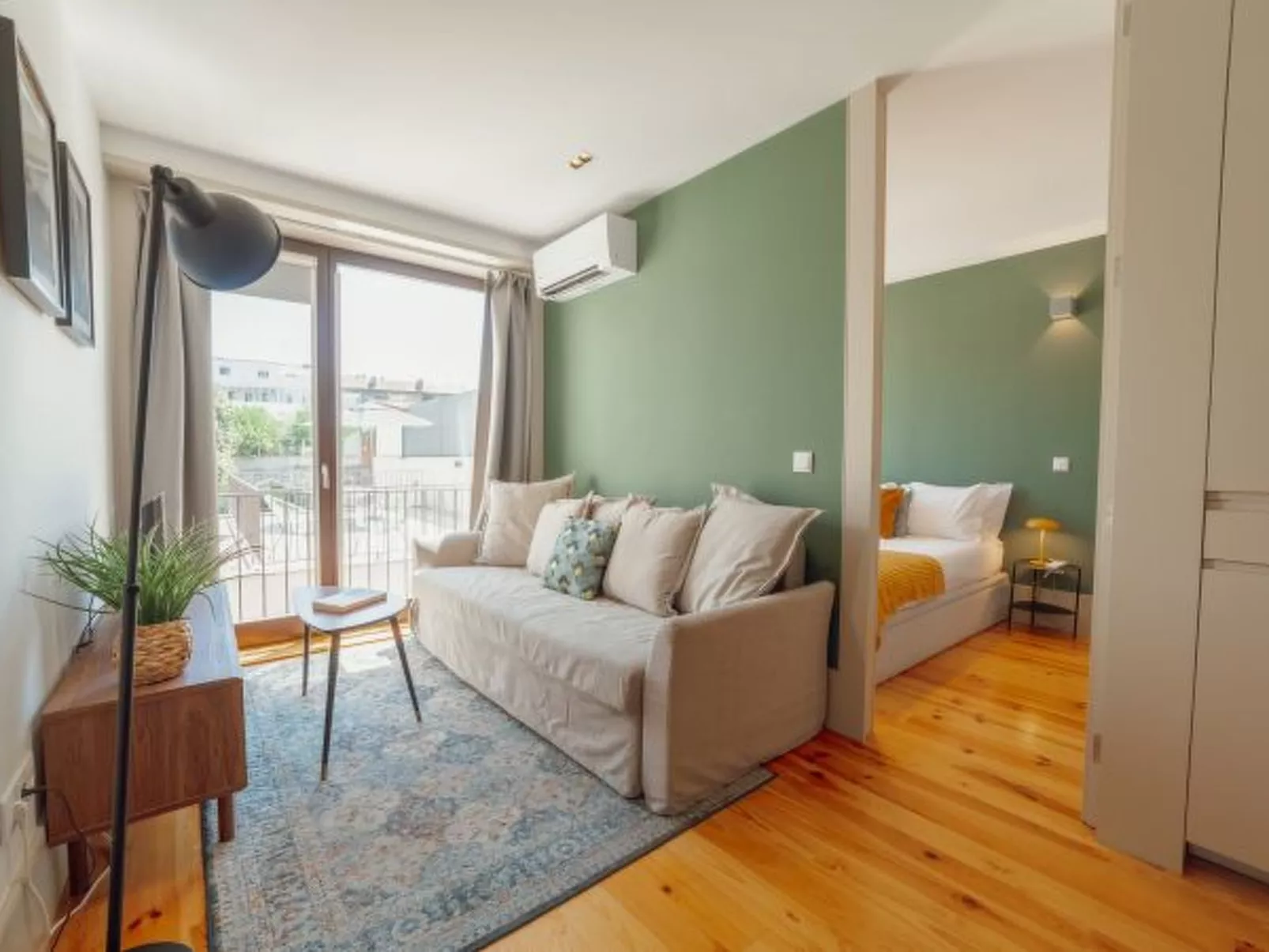 LEGACY OPORTO PREMIUM APARTMENT C by VACATIONY - Binnen