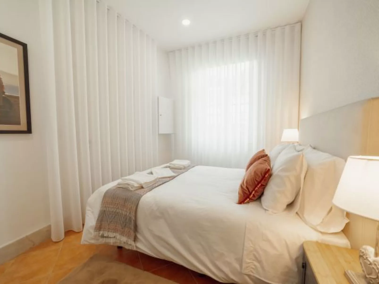 CITY CENTER COMFORT APARTMENT A by VACATIONY - Binnen