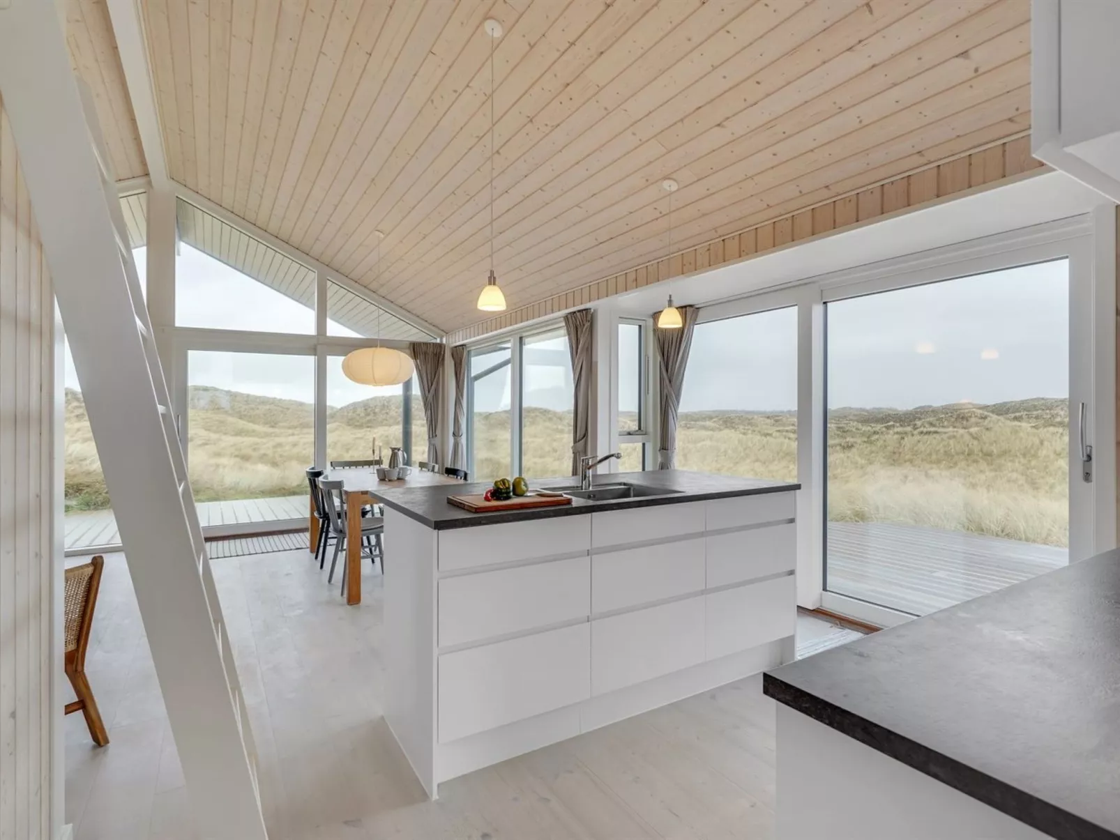 "Marjorie" - 400m from the sea - Binnen