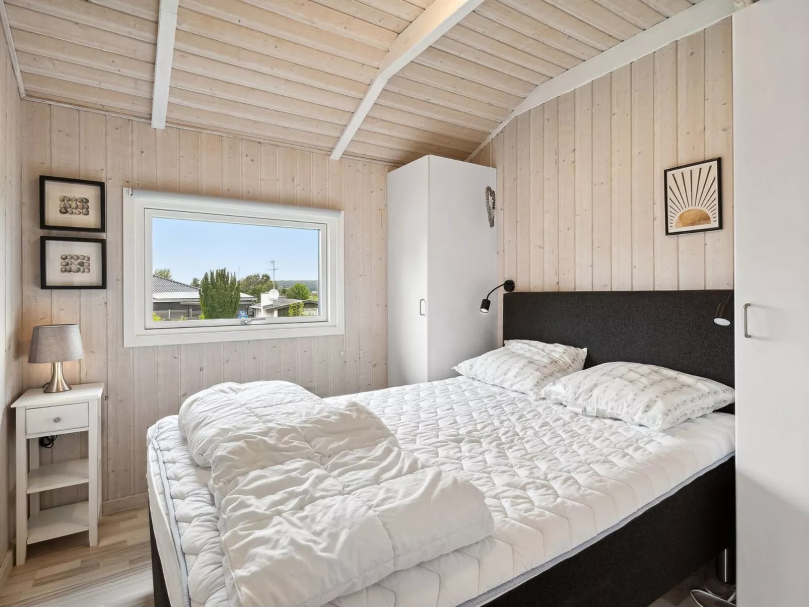 "Hjalmsvider" - 300m from the sea - Binnen