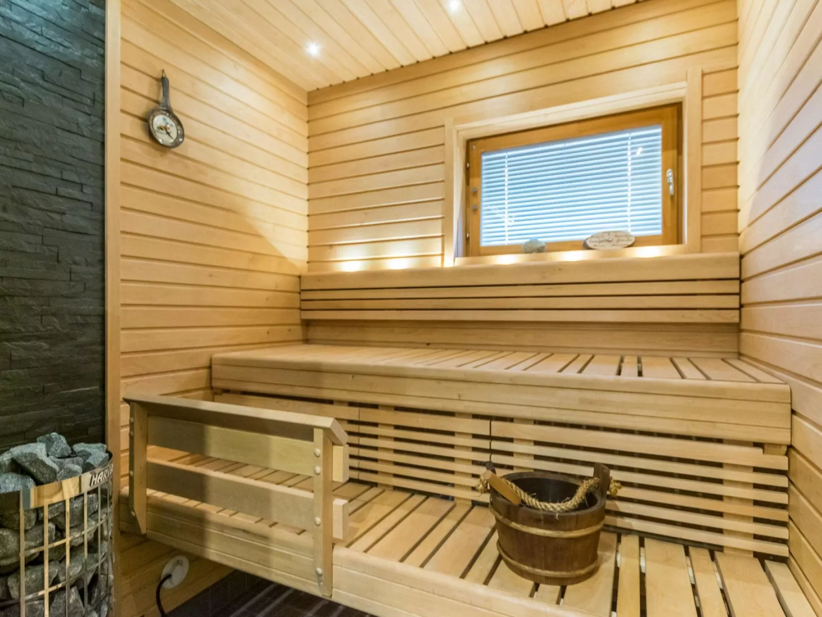 Villa iloinen - Binnen