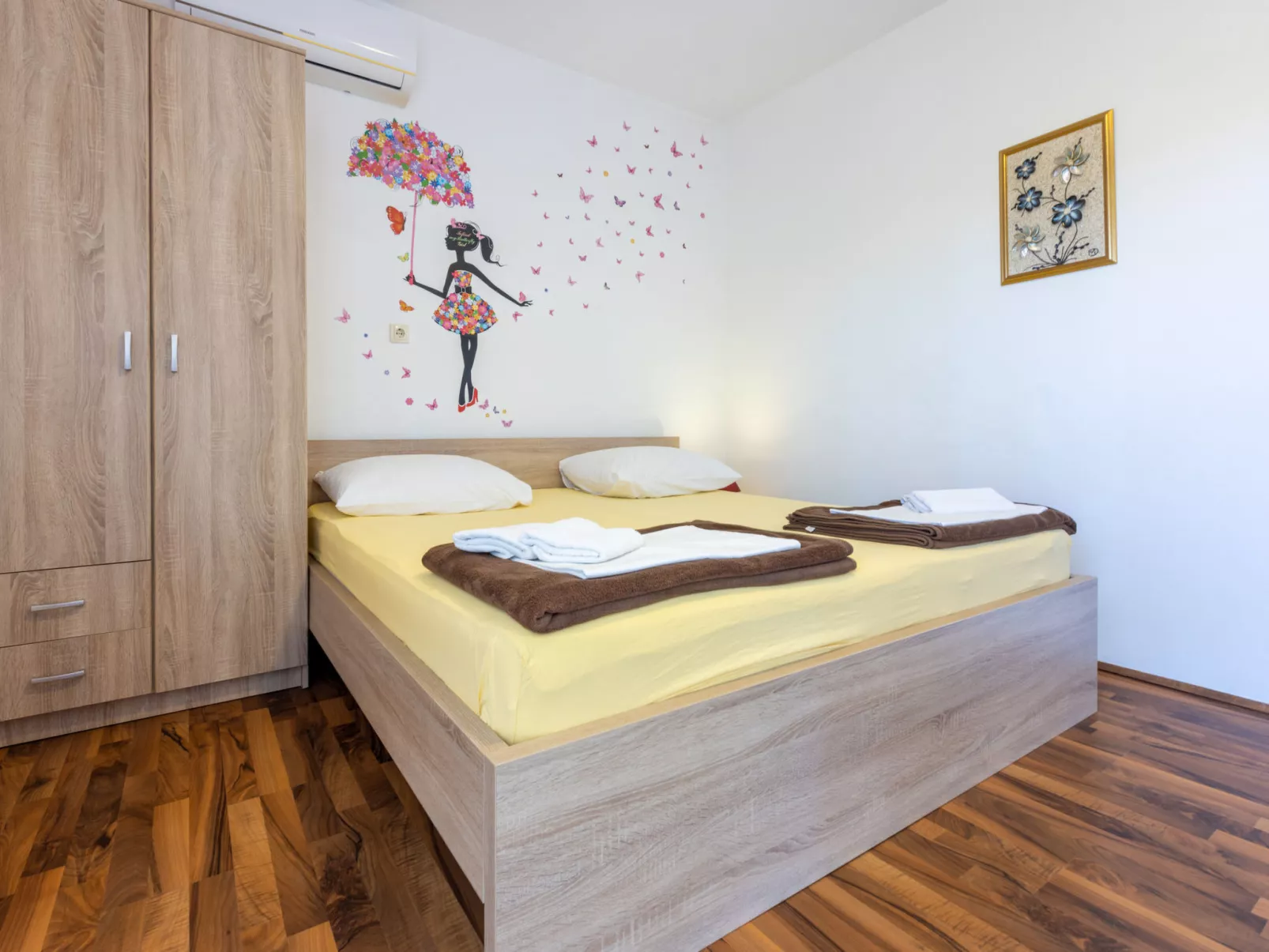 TUSTONJIC SOBA 2 / HR-10793-04 - Binnen