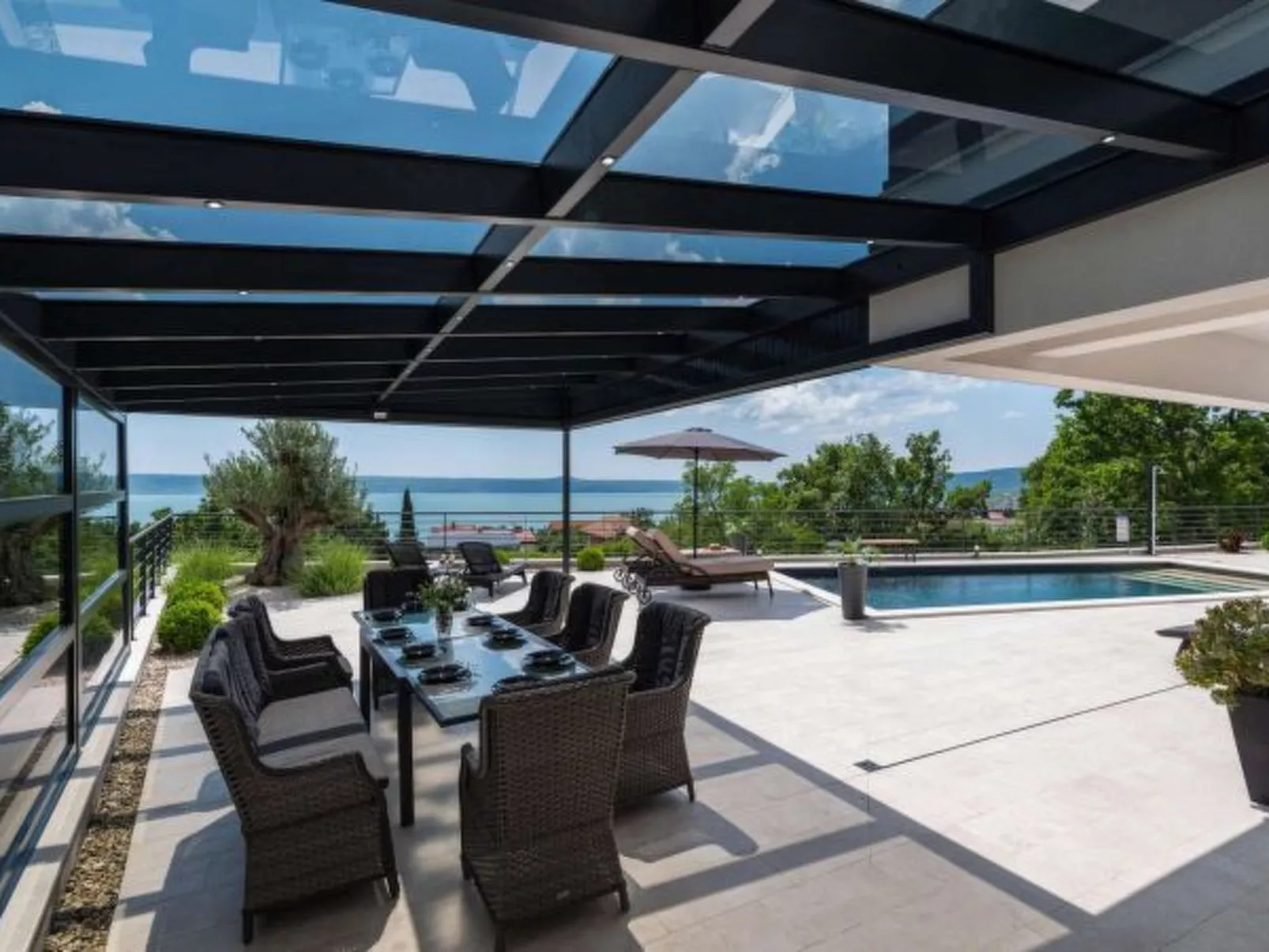 Villa Royal Hill with pool - Image-tags.info