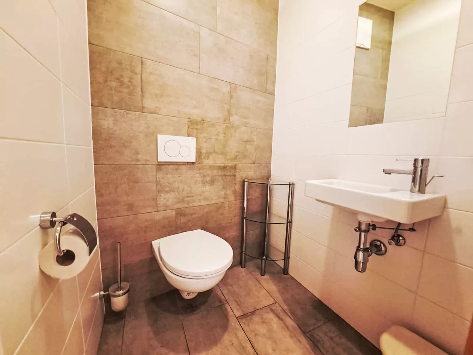 Dr. Adler Top 2 - Binnen