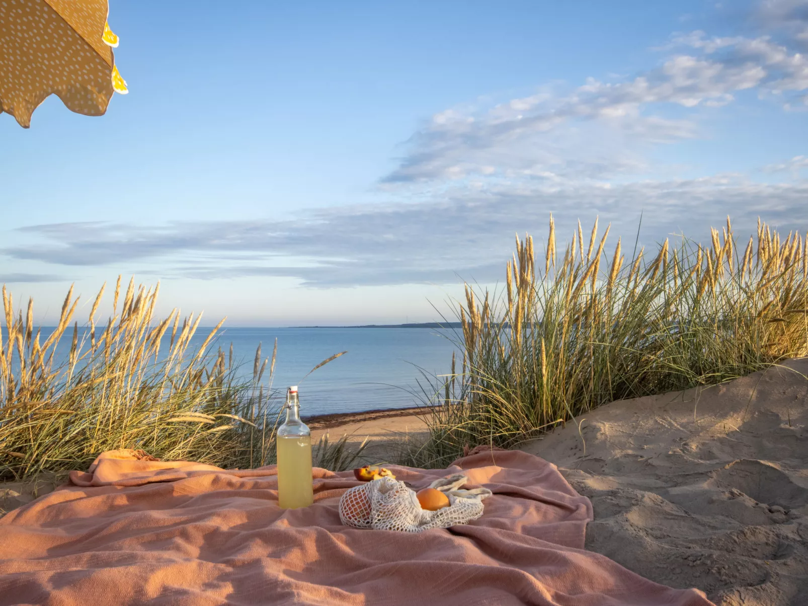 Vårhemsplatsen - Buiten