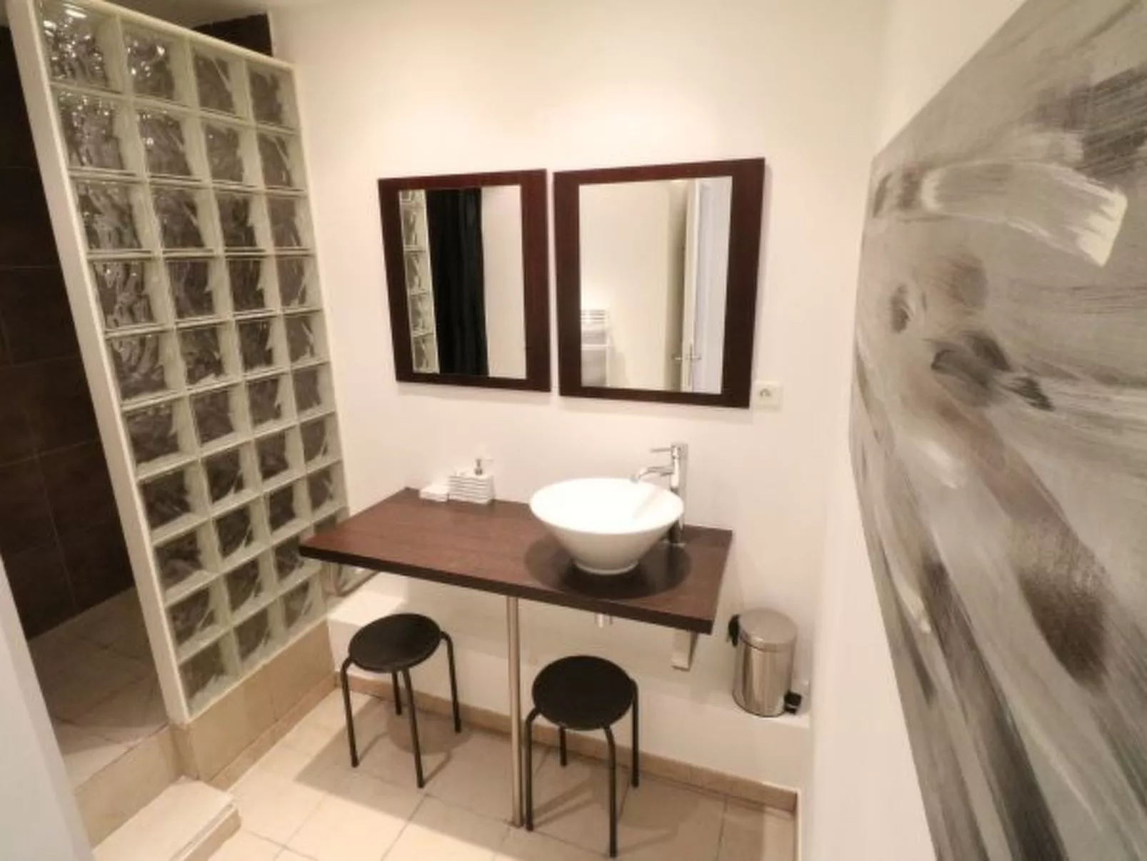 1 bedroom, 2 mins from the Palais. Joffre 263 - Image-tags.info