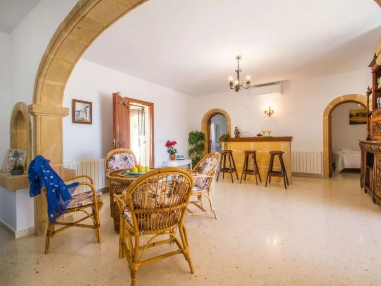 Villa Moskoa - PlusHolidays - Image-tags.info