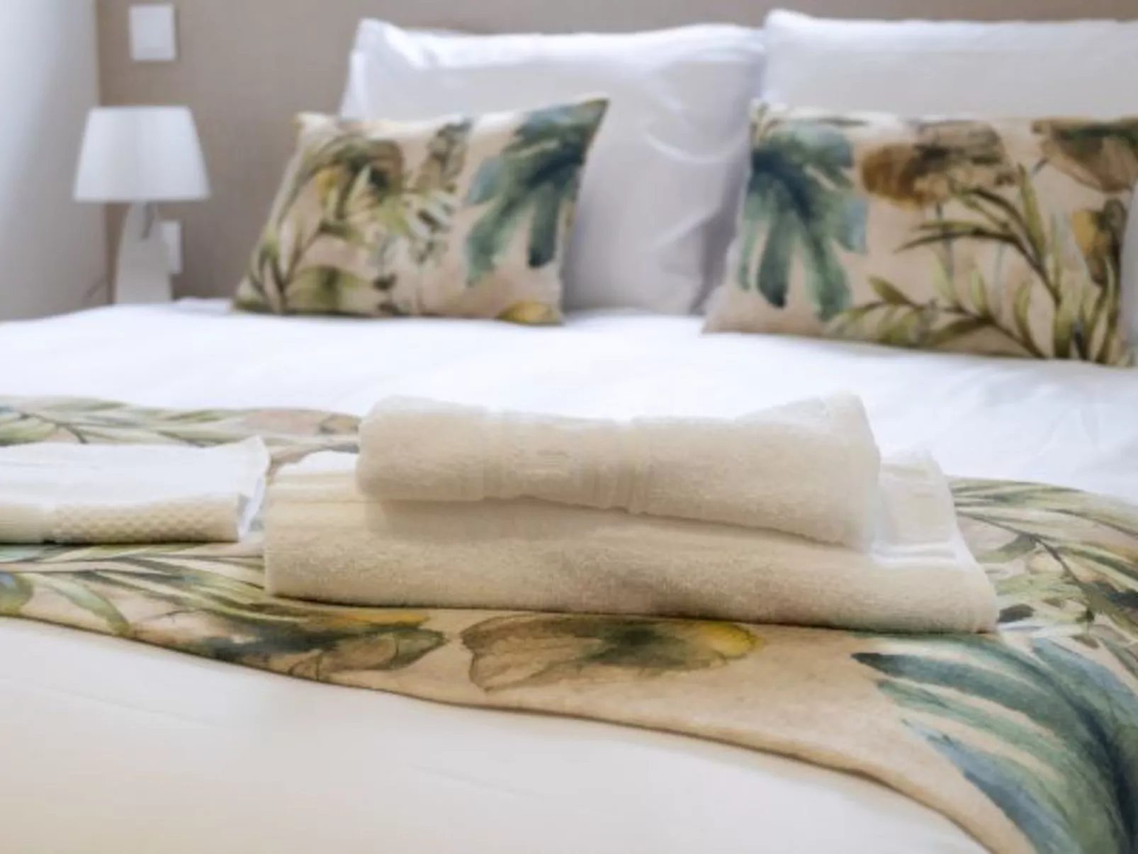 CITY CENTER COMFORT APARTMENT B by VACATIONY - Binnen