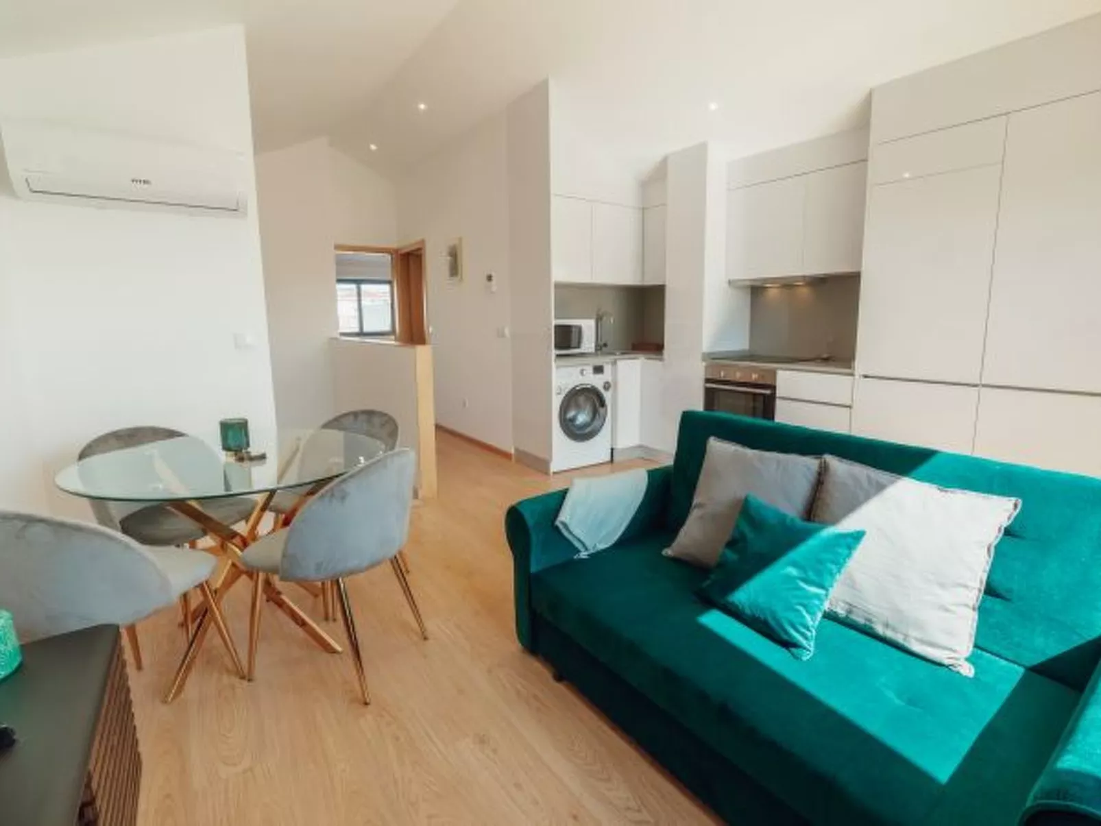 MODERN & STYLISH APARTMENT III by VACATIONY - Binnen