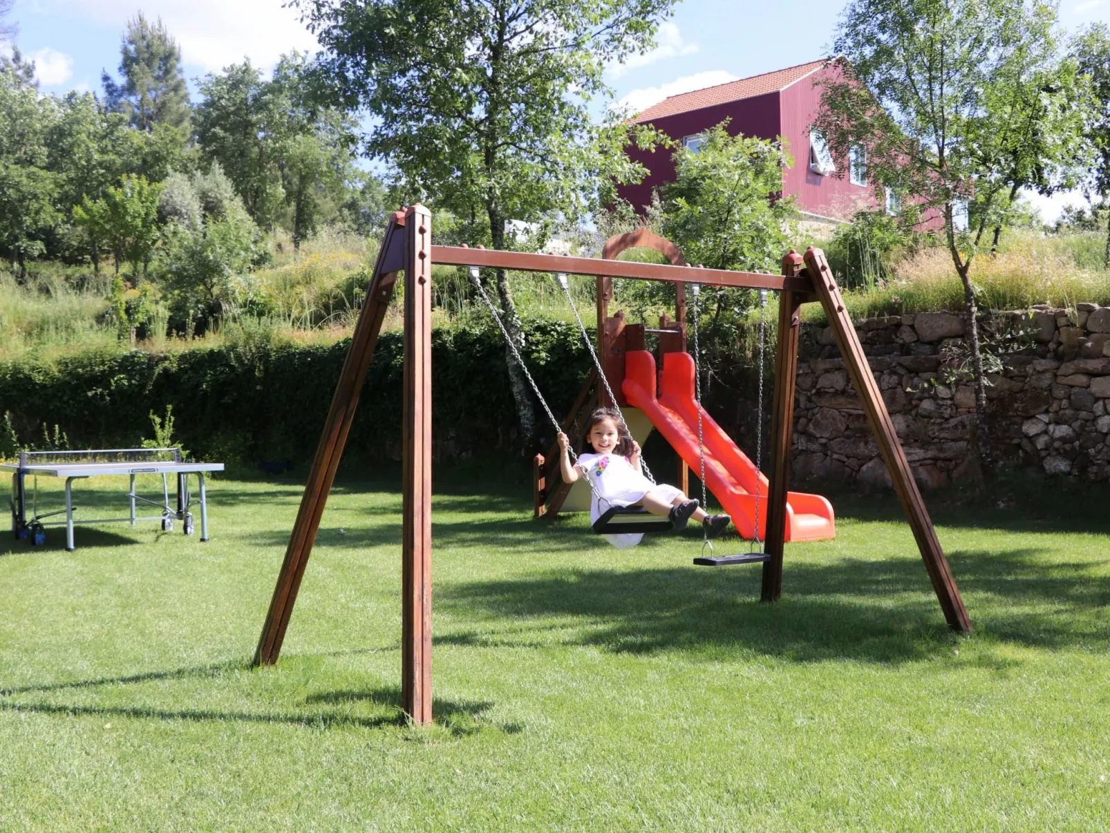 Haus in Vila Soeiro Do Chão mit privatem Parkplatz - Buiten