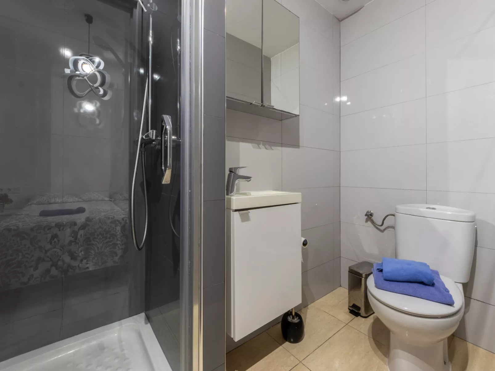 Higini Angles - Binnen