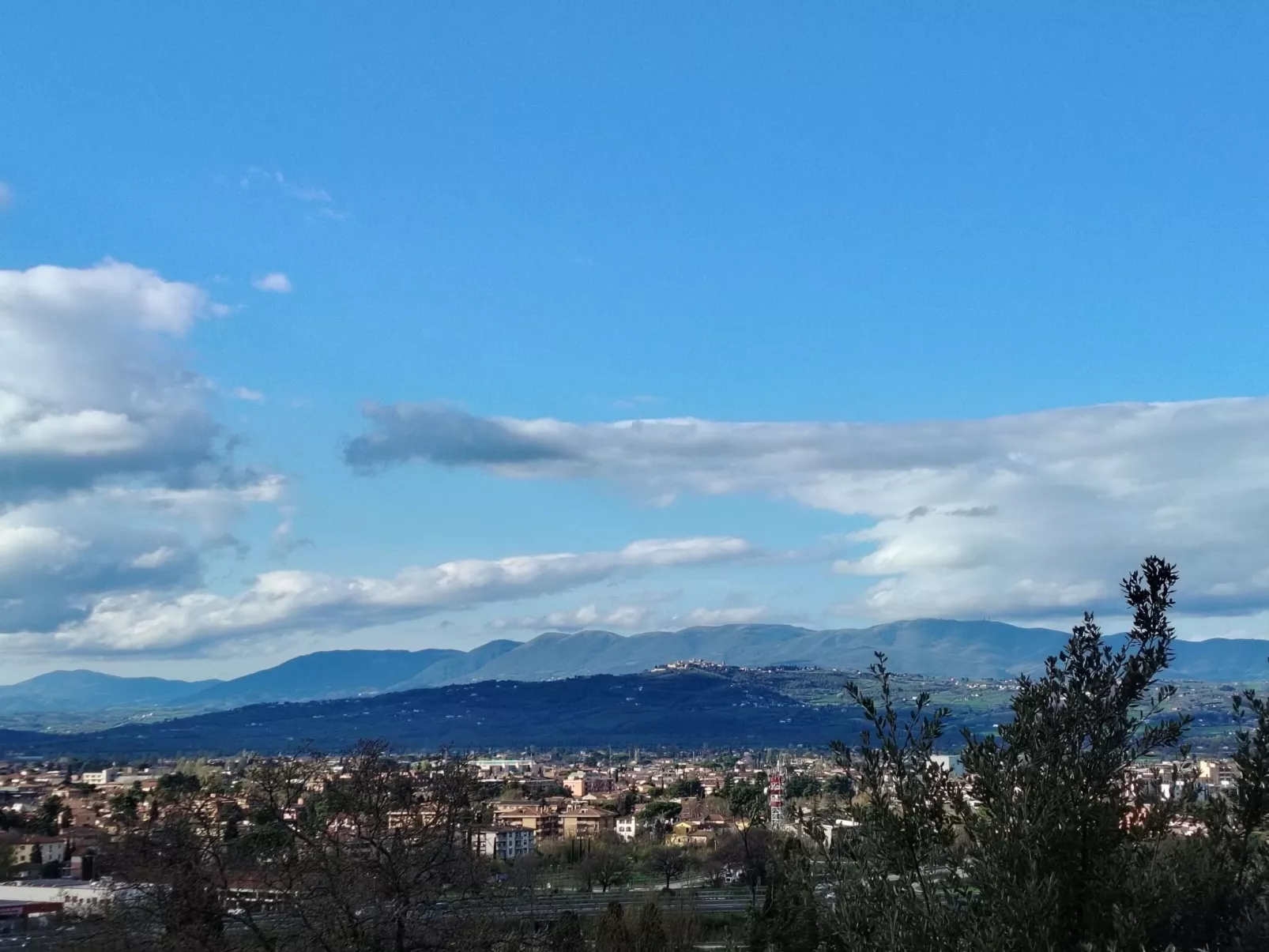 Zimmer mit Bergblick - Buiten