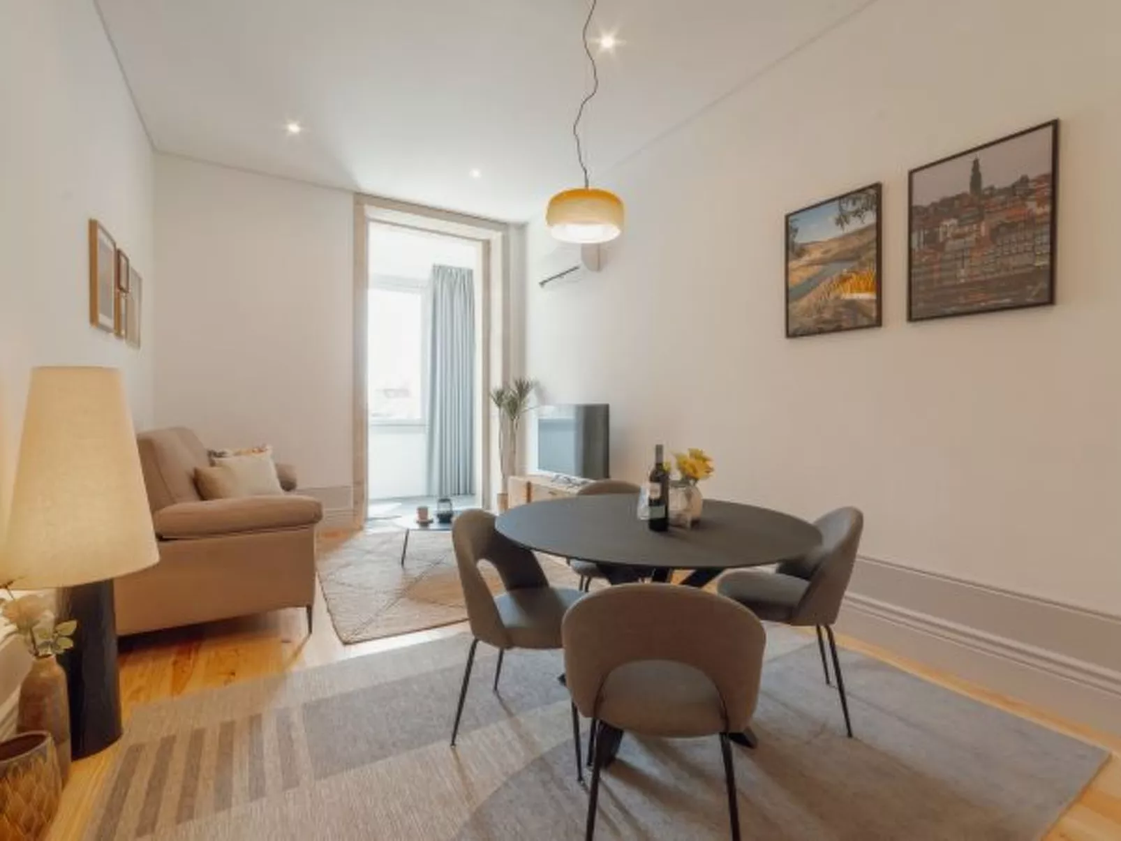 HEART OF PORTO APARTMENT D by VACATIONY - Binnen