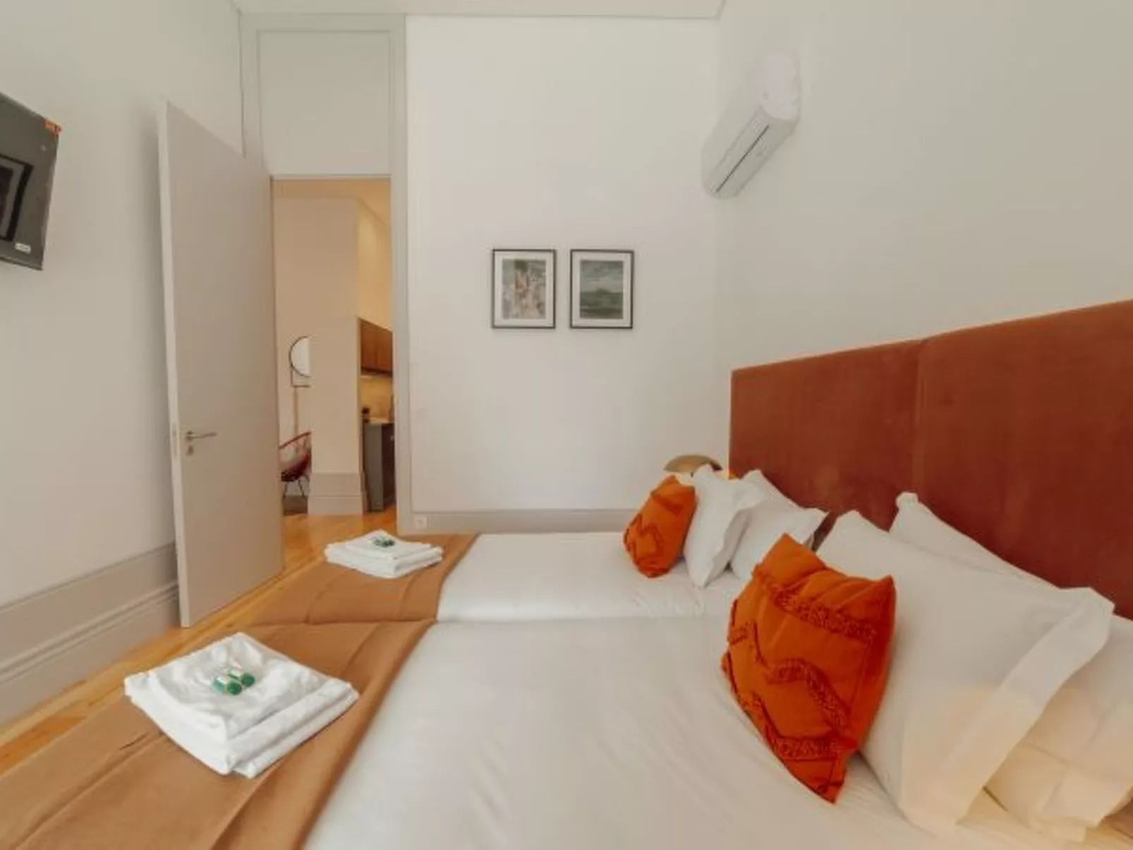 HEART OF PORTO APARTMENT B TERRACE by VACATIONY - Binnen