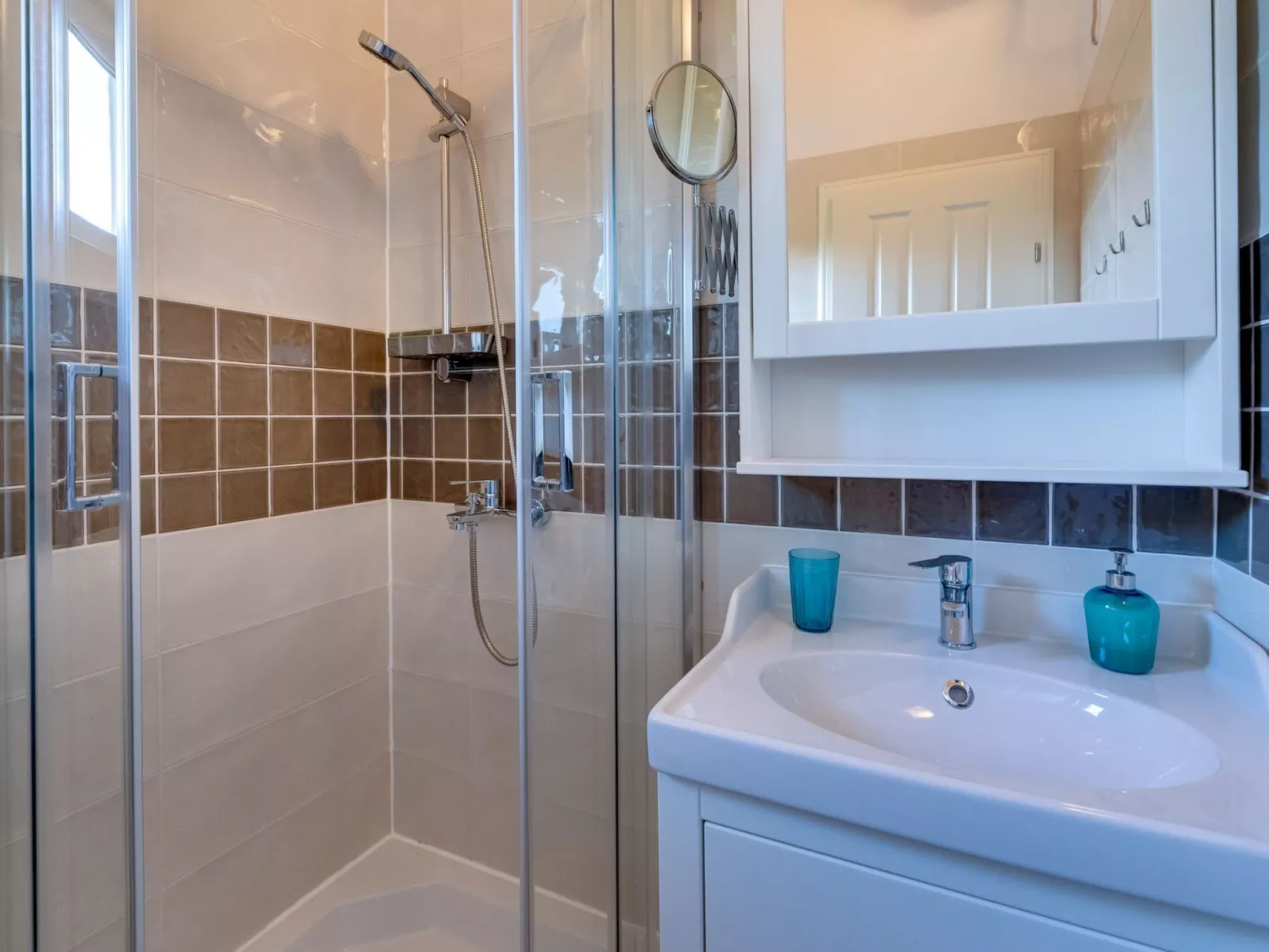 Eine luxuriöse Villa "Maslina" mit Pool und Grill - Binnen