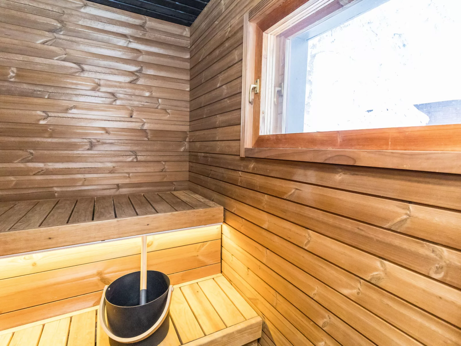 Kelokaltiokylä mökki 58 - Binnen