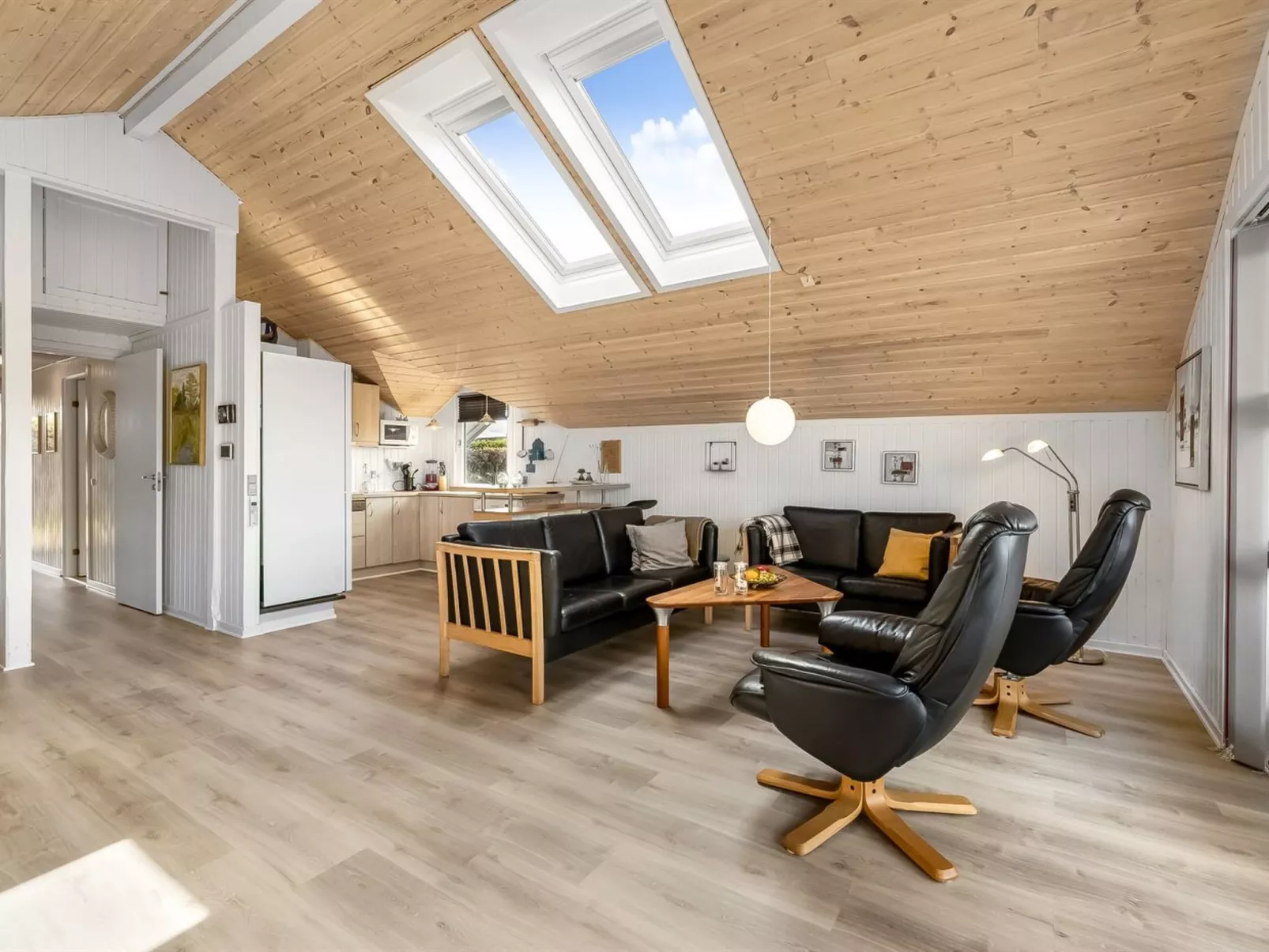 "Naninja" - 300m to the fjord - Binnen