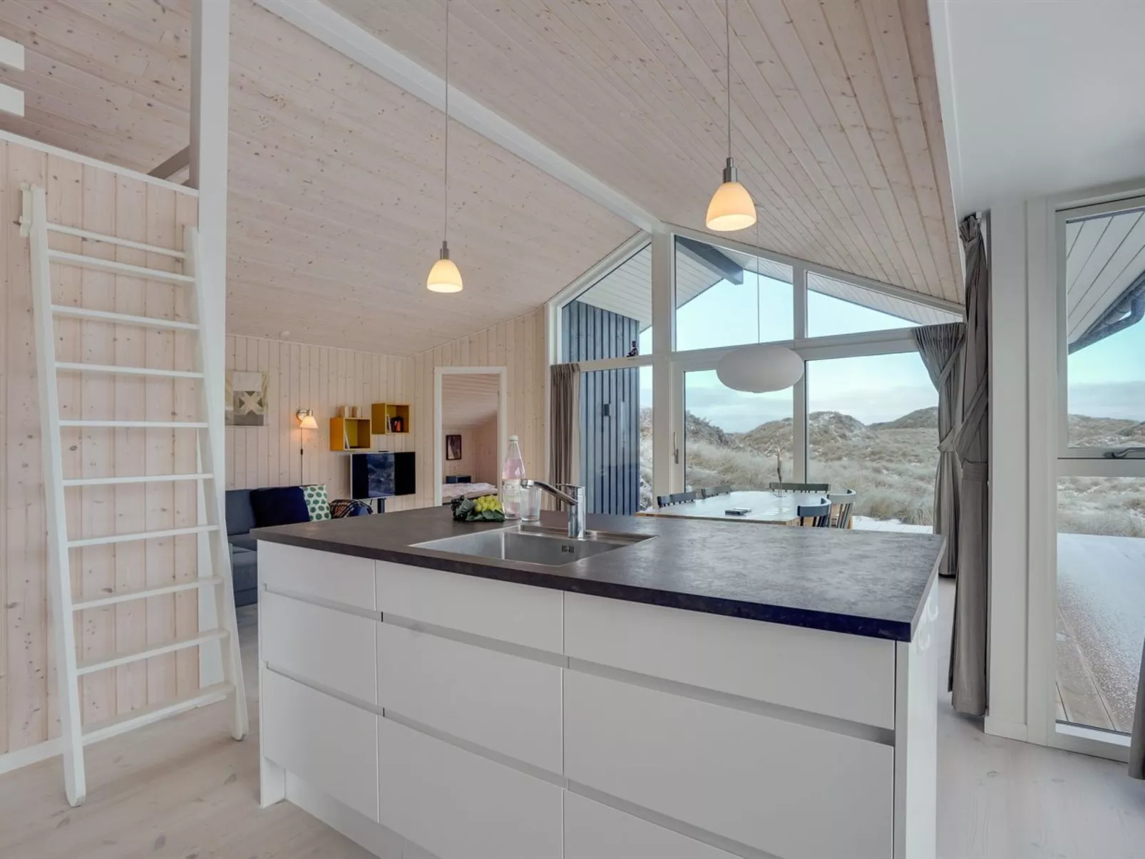 "Marjorie" - 400m from the sea - Binnen