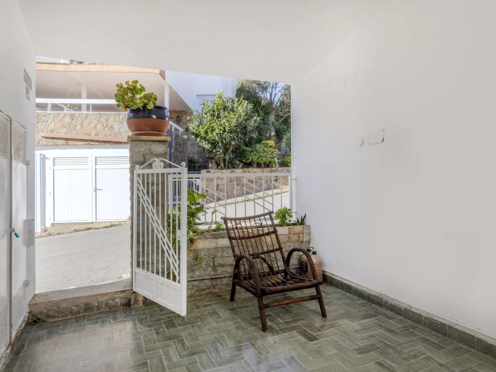 Miramar Salions - Buiten