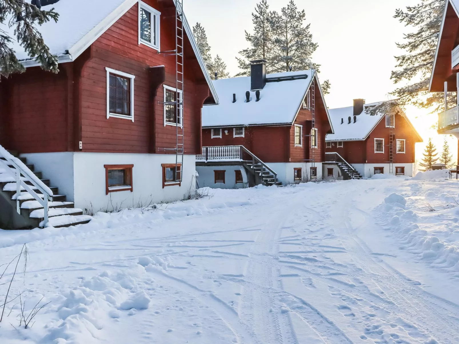 Alppikylä 8a paritalo - Binnen