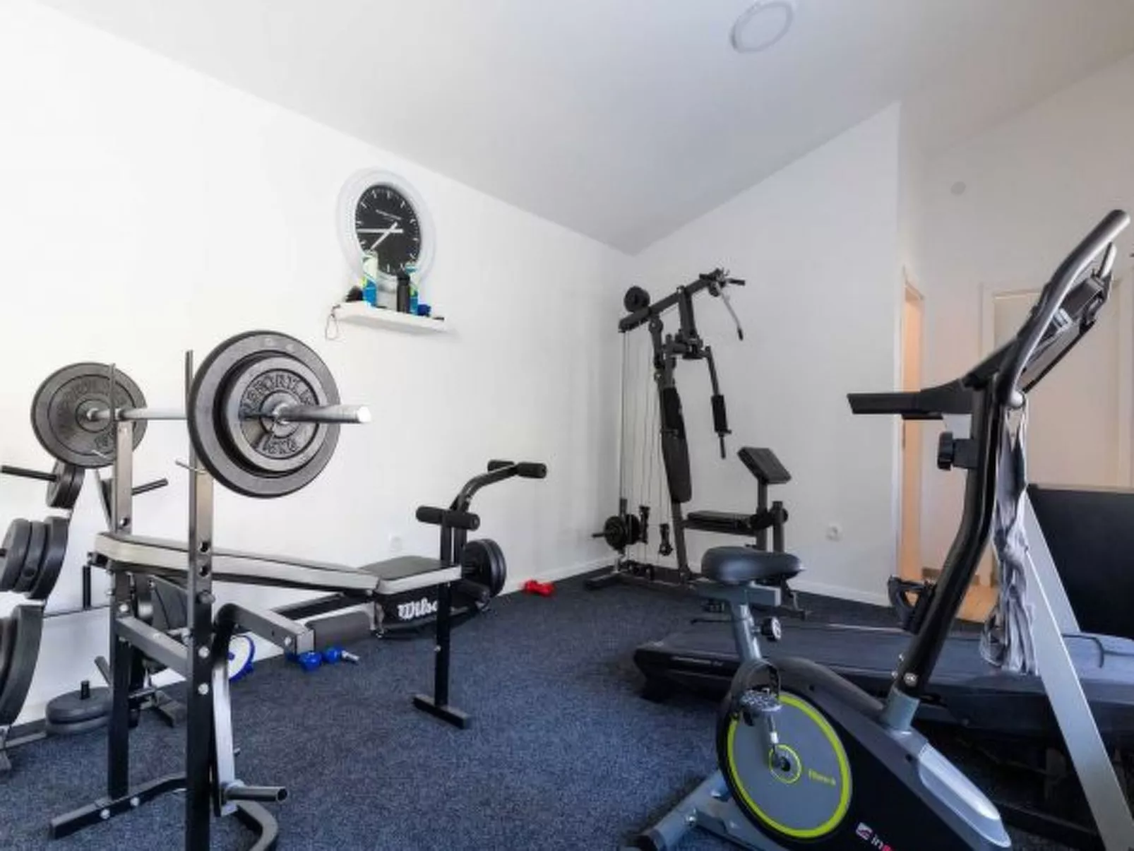 Great Villa Field Hills with sauna and jacuzzi - Image-tags.info