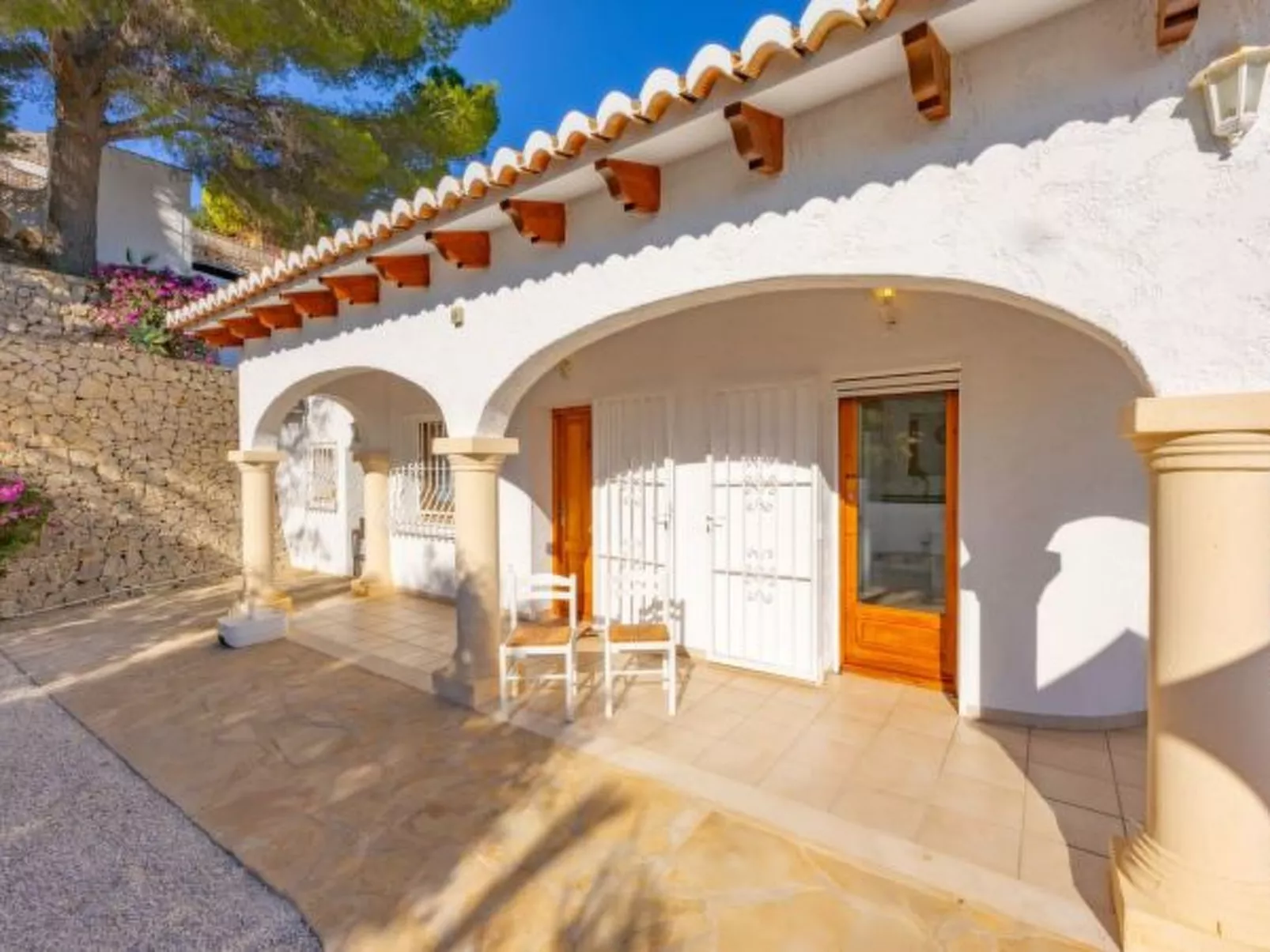 Villa Lehman - PlusHolidays - Image-tags.info