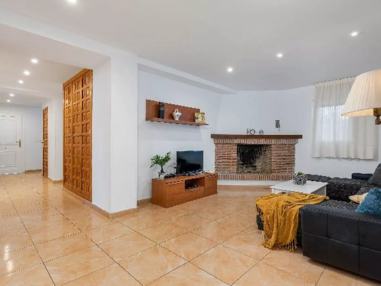 Villa Caleta - PlusHolidays - Image-tags.info