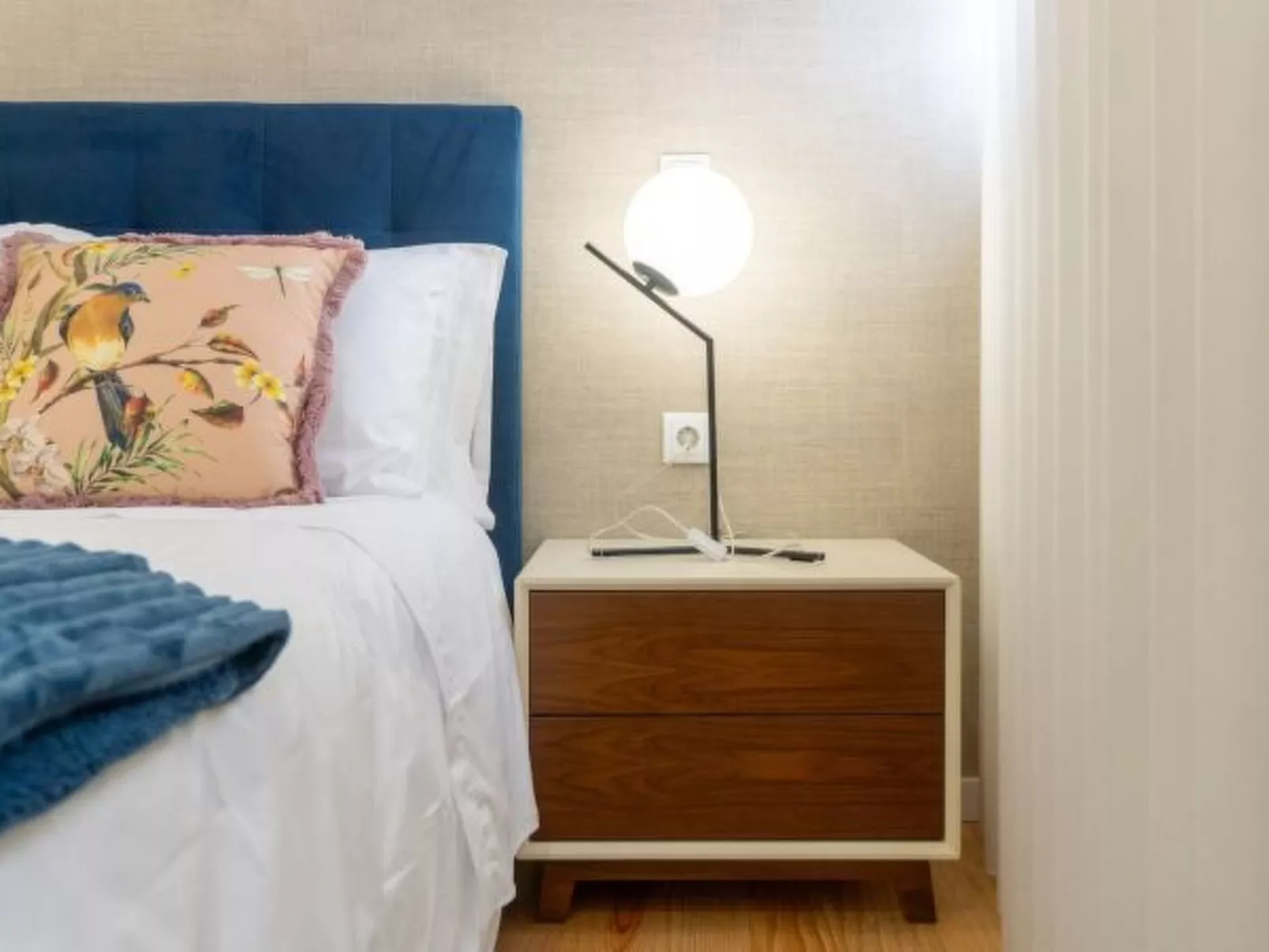 CITY CENTER COMFORT APARTMENT B by VACATIONY - Binnen