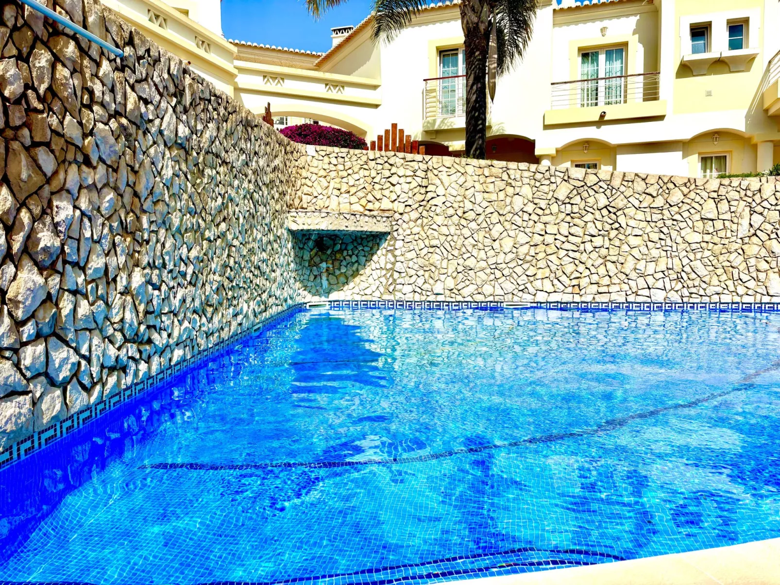 Mit beheiztem Pool - Buiten