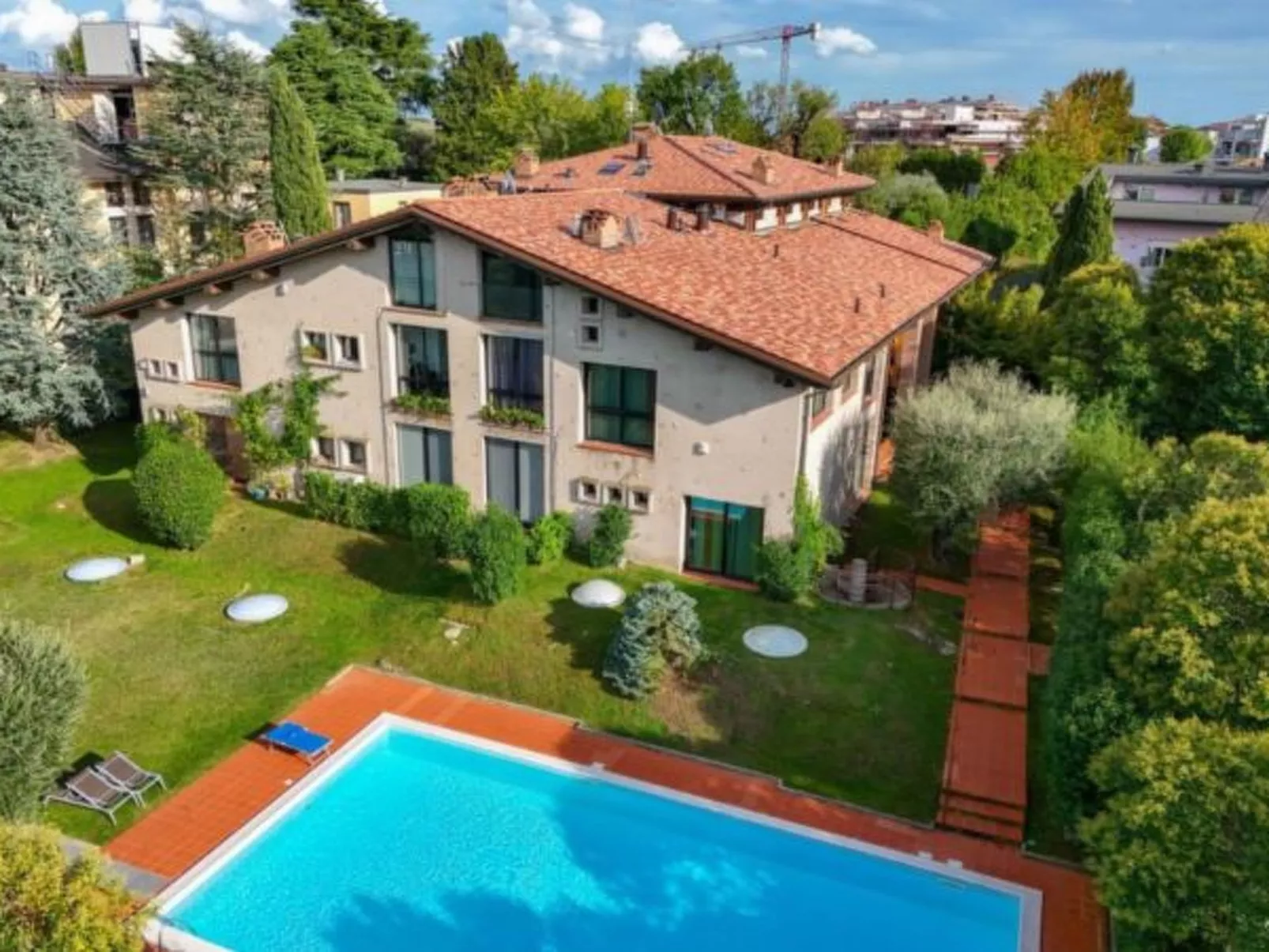 Desenzanoloft Swarovski & Pool - Image-tags.info