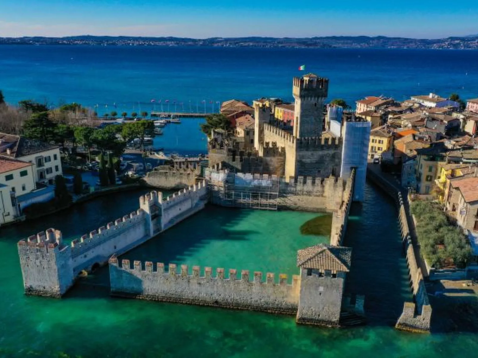 DesenzanoLoft Eden mit Seeblick und privatem Strand - Image-tags.info