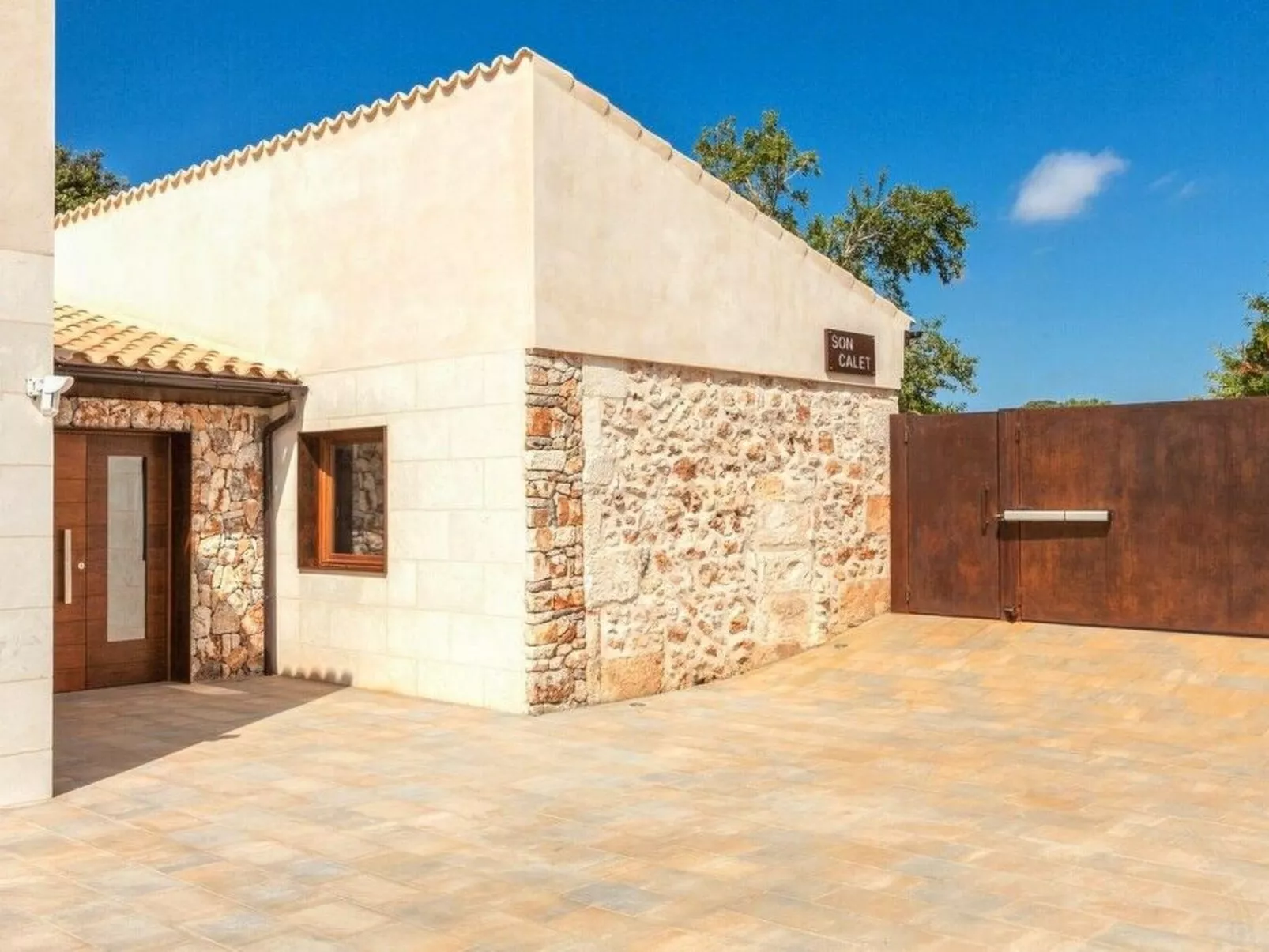 Schönes Landhaus vor kurzem am Rande des Dorfes von Muro gebaut. - Image-tags.info