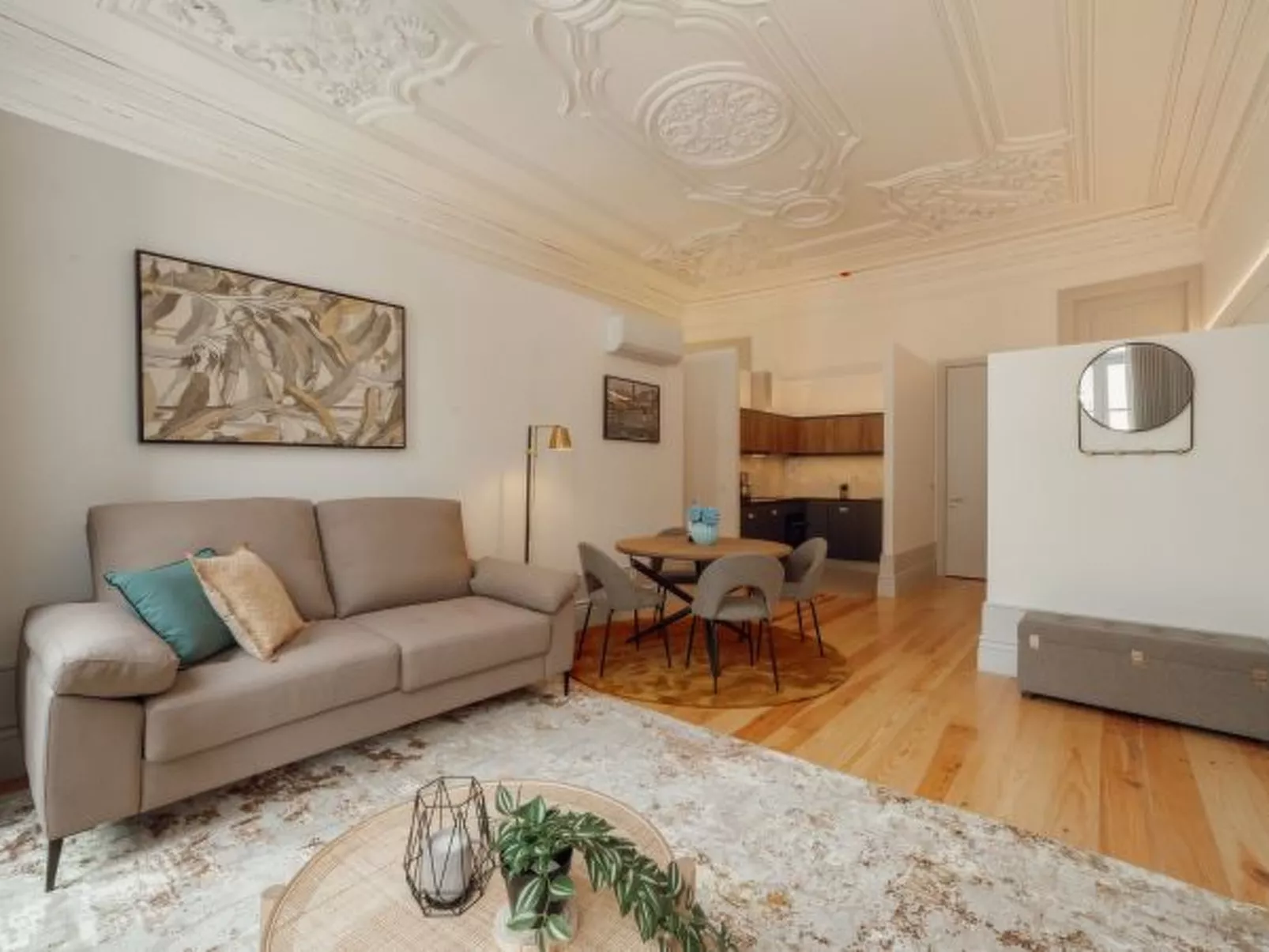 HEART OF PORTO APARTMENT A by VACATIONY - Binnen