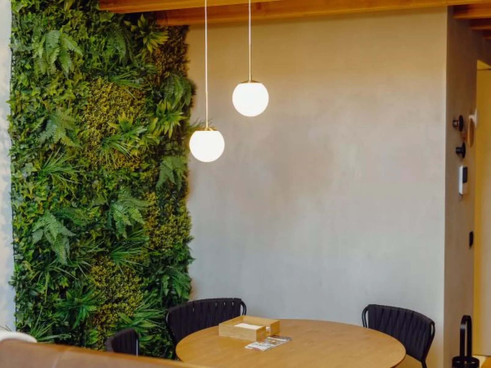 ELEGANT DOWNTOWN APARTMENT by VACATIONY - Binnen