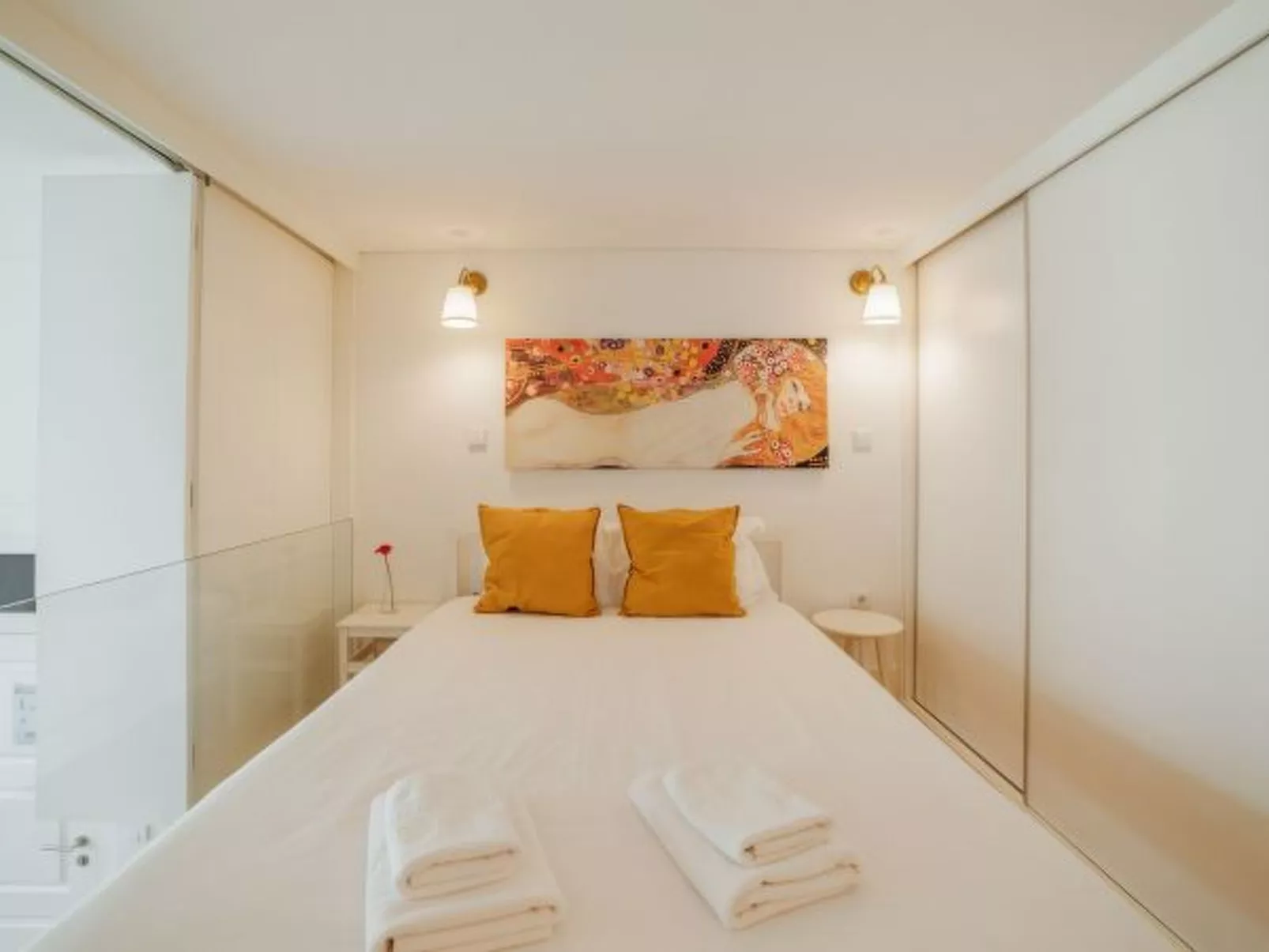 HISTORIC & BRIGHT BOLHAO MEZZANINE by VACATIONY - Binnen