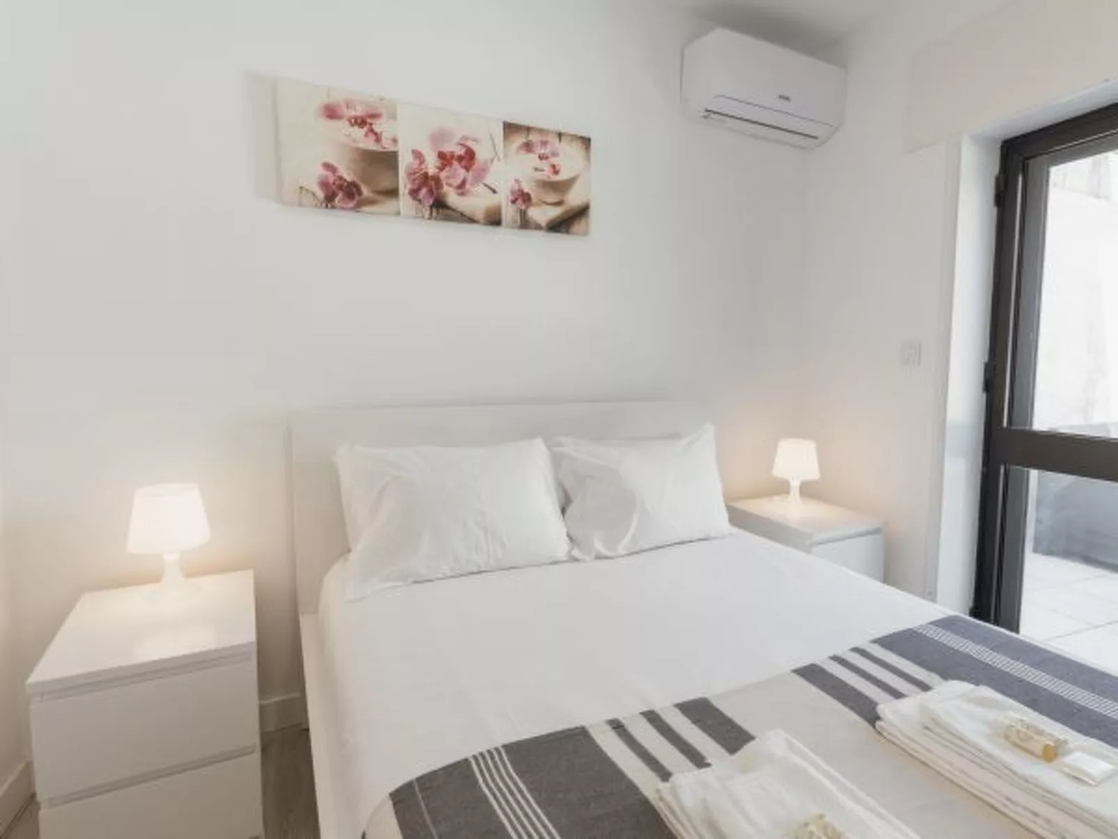 PATEO IN LAPA CITY CENTER by VACATIONY - Binnen