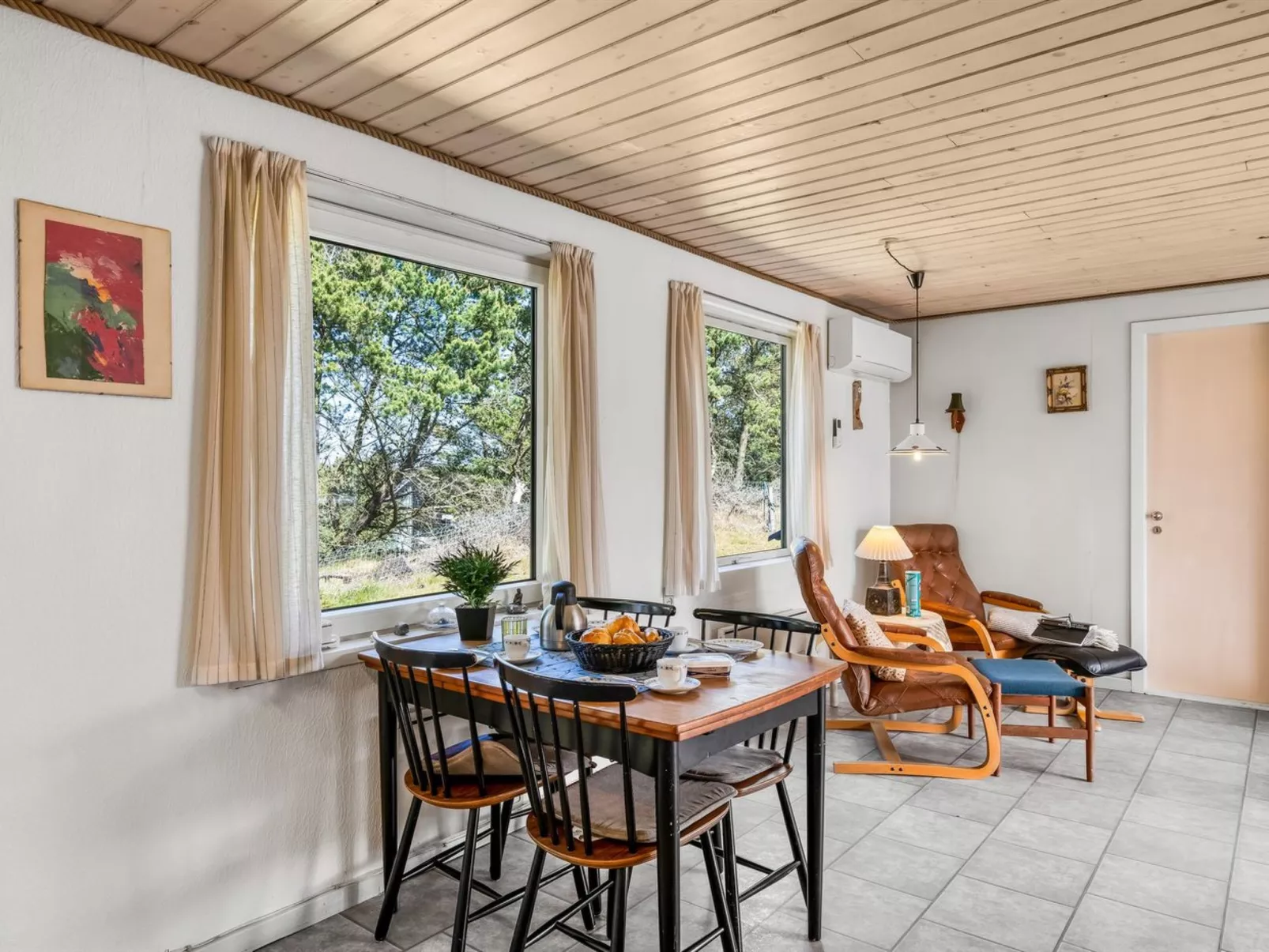 "Jonnhild" - 700m from the sea - Binnen