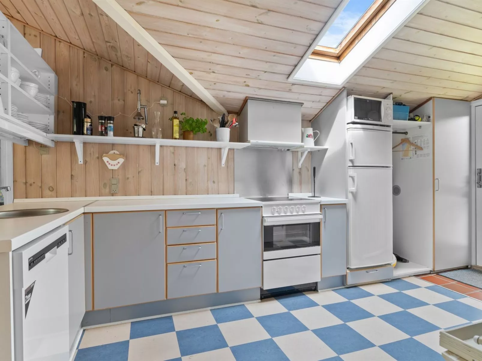 "Binta" - 225m from the sea - Binnen