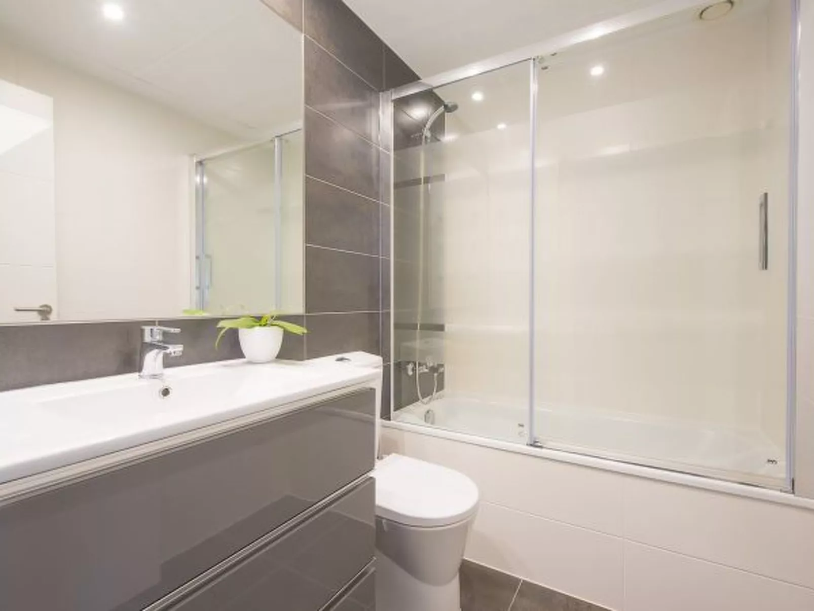 Apartment Natsu - PlusHolidays - Image-tags.info