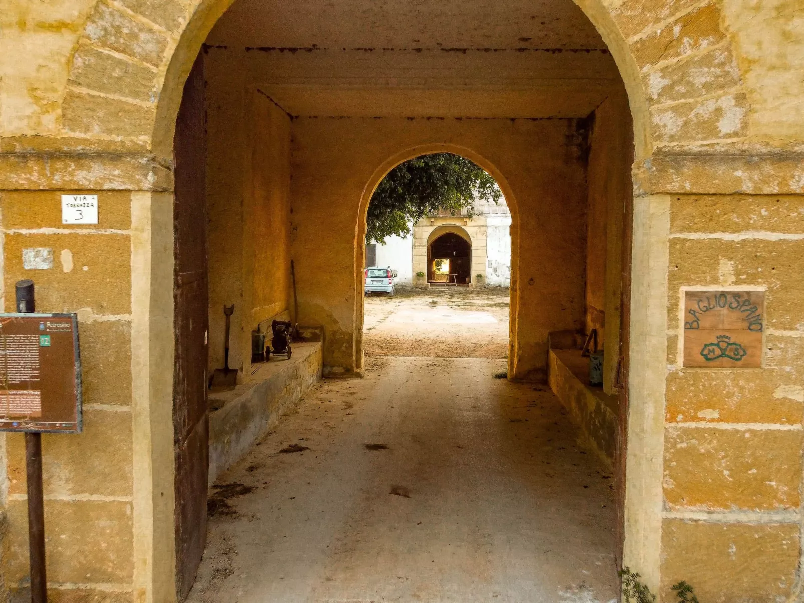 Anwesen mit Privatparkplatz - Image-tags.info