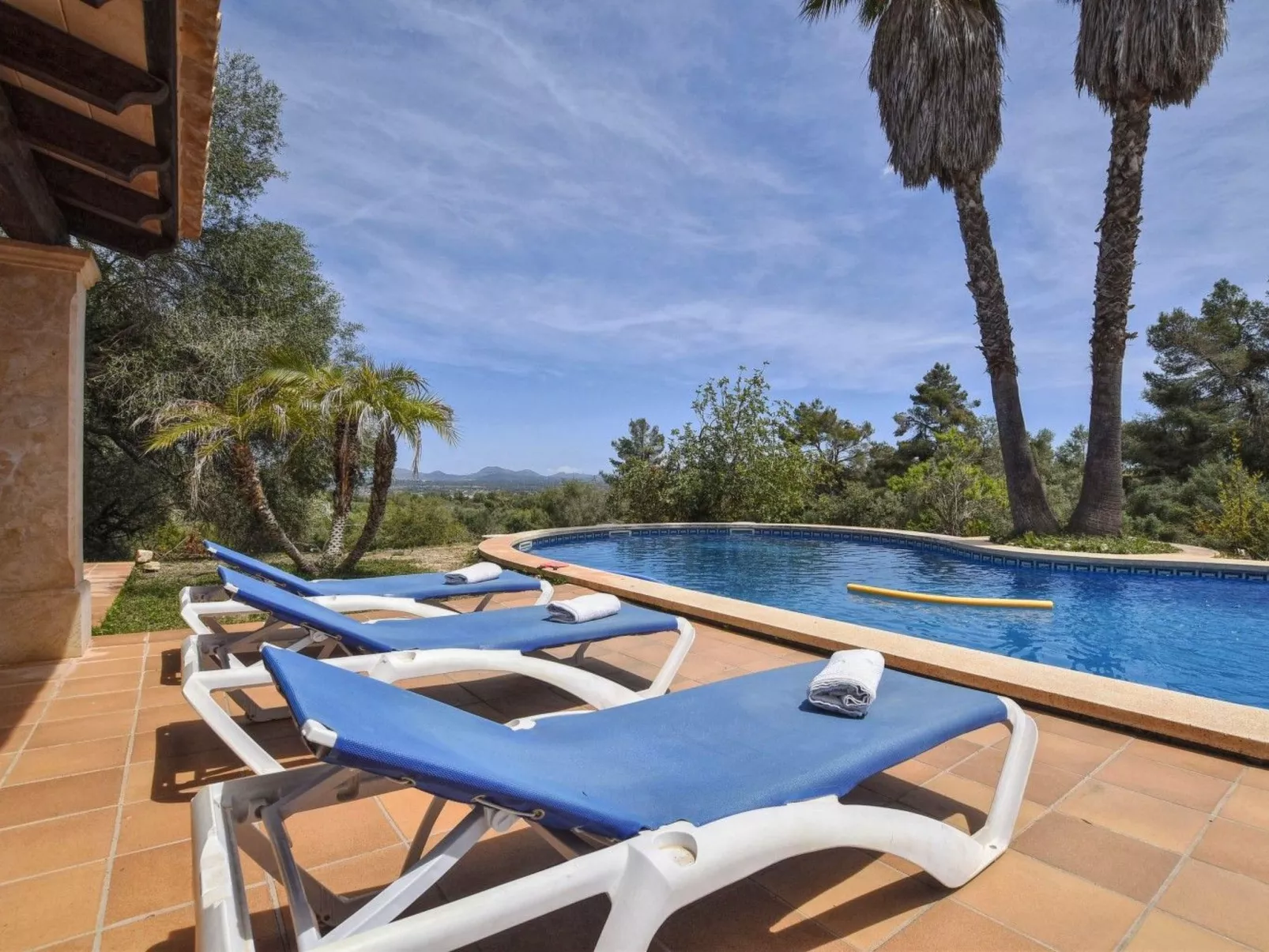 Villa mit eigenem Schwimmbad - Buiten