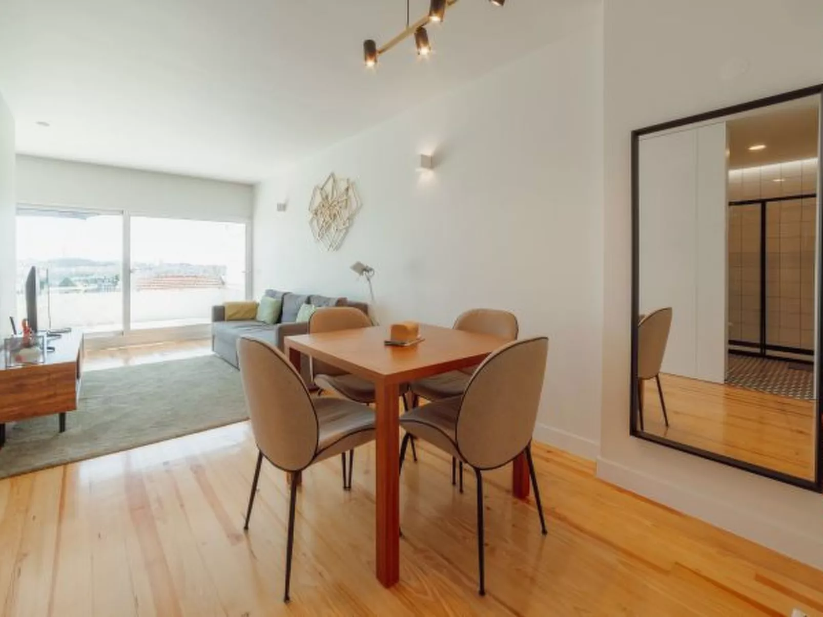 PORTO PANORAMIC VIEWS WITH TERRACE by VACATIONY - Binnen