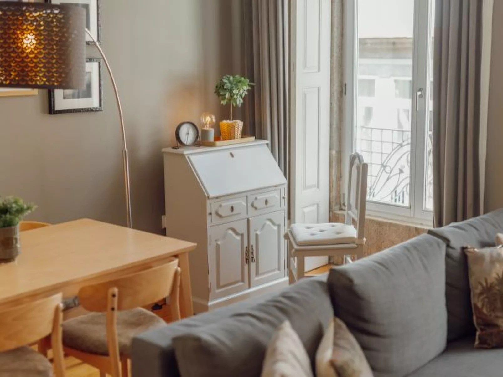 DOWNTOWN EXCELLENCE APARTMENT by VACATIONY - Binnen