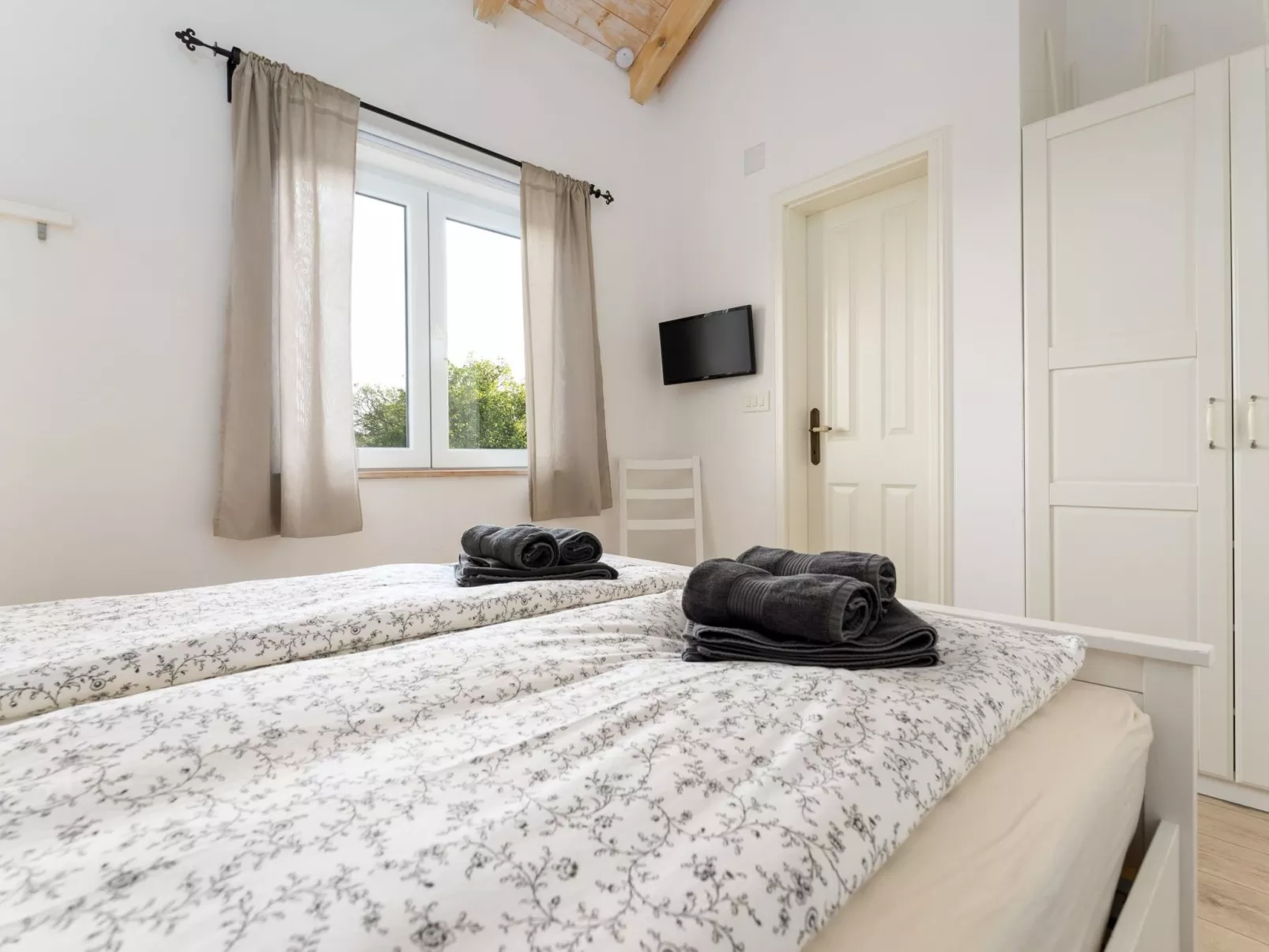 Eine luxuriöse Villa "Maslina" mit Pool und Grill - Image-tags.info