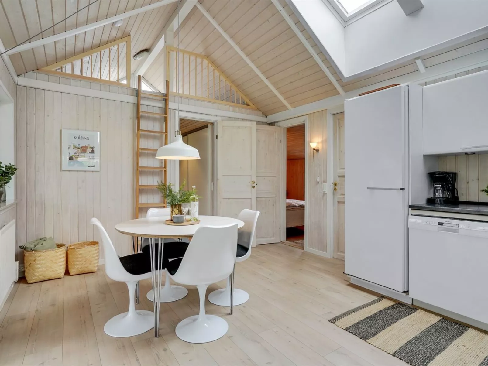 "Kei" - 75m from the sea - Binnen