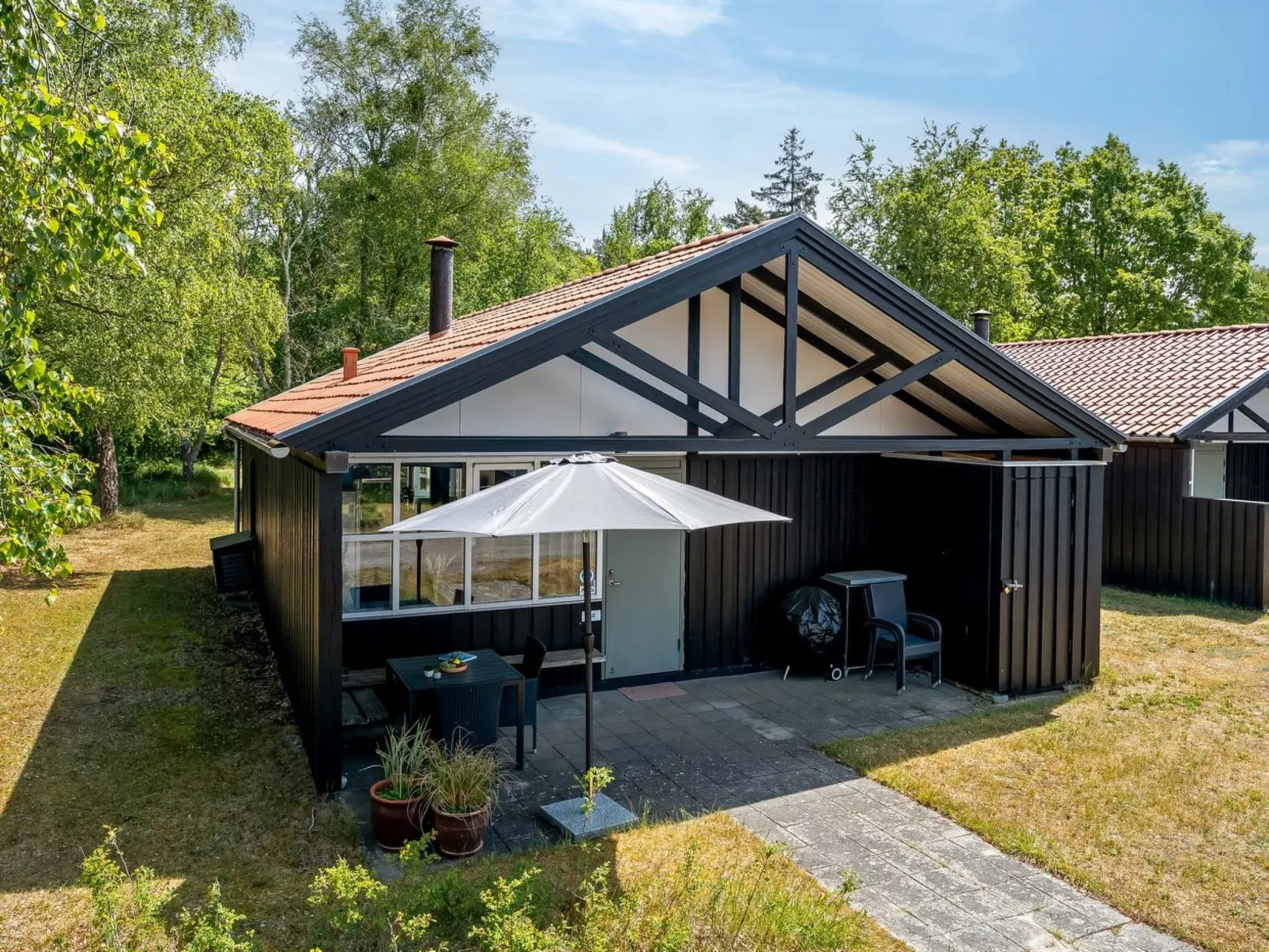 "Elenor" - 300m from the sea - Buiten
