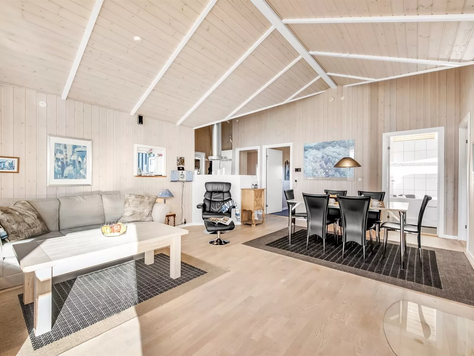 "Asgard" - 800m to the fjord - Binnen