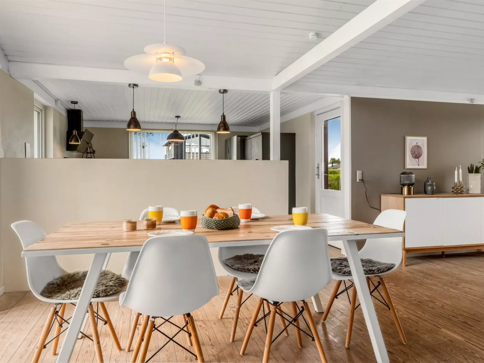 "Karin" - 300m from the sea - Binnen