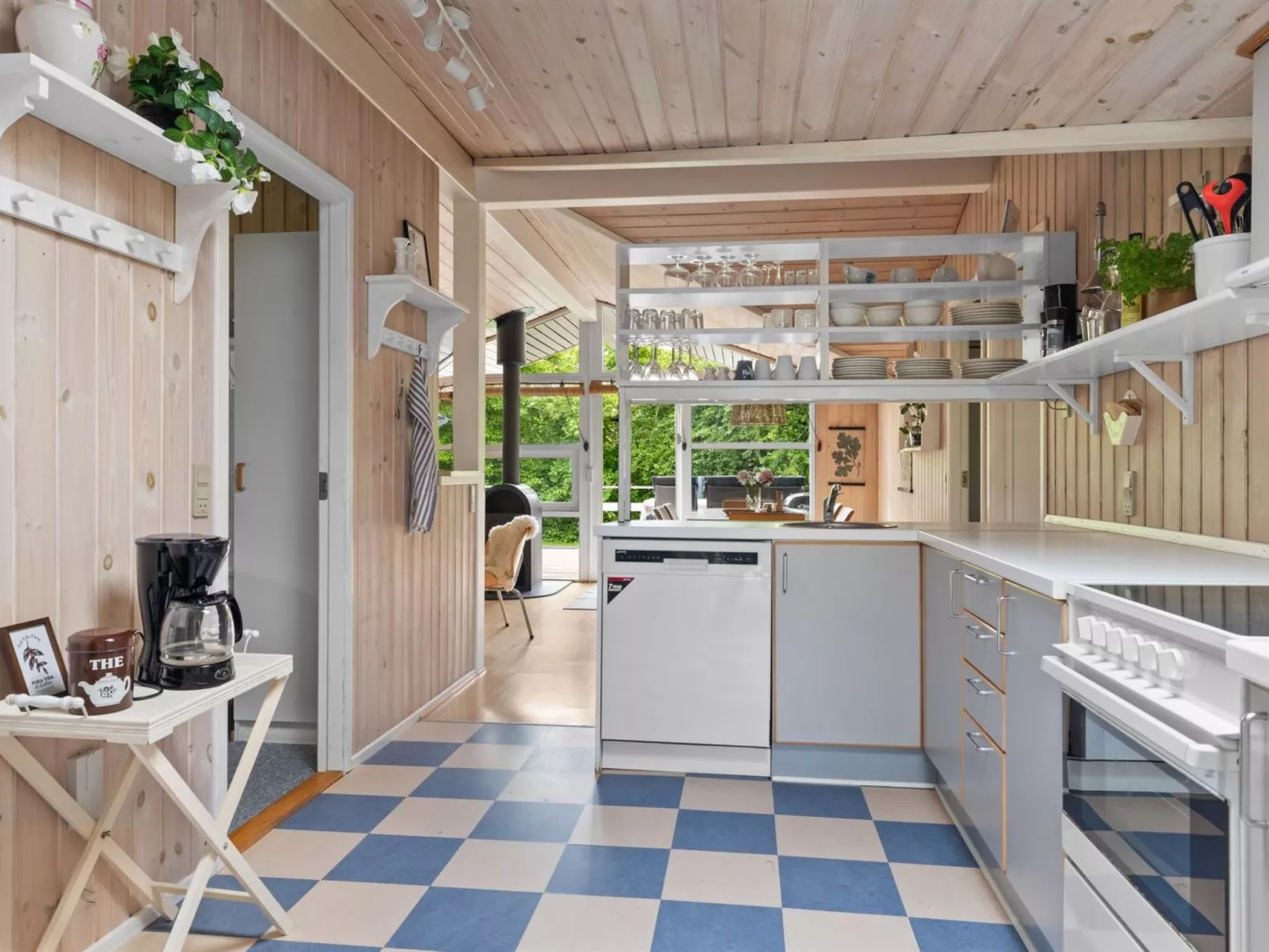 "Binta" - 225m from the sea - Binnen