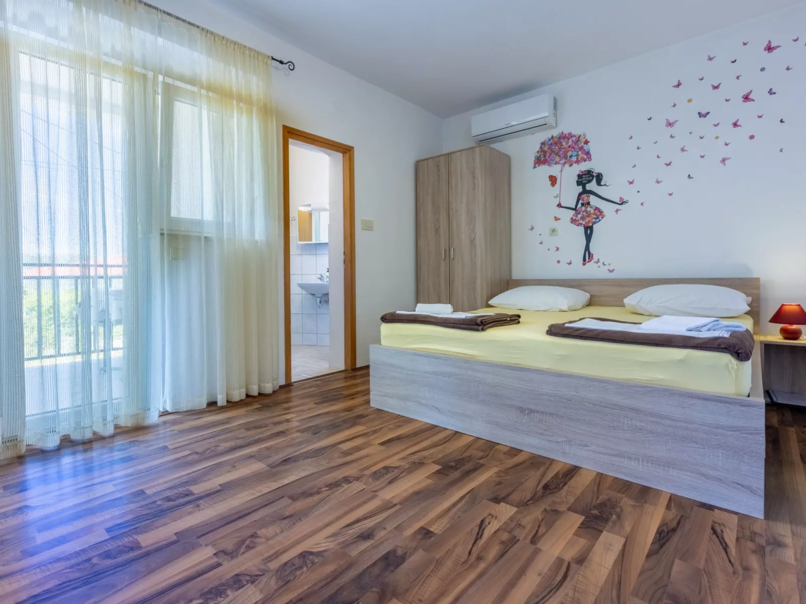 TUSTONJIC SOBA 2 / HR-10793-04 - Binnen